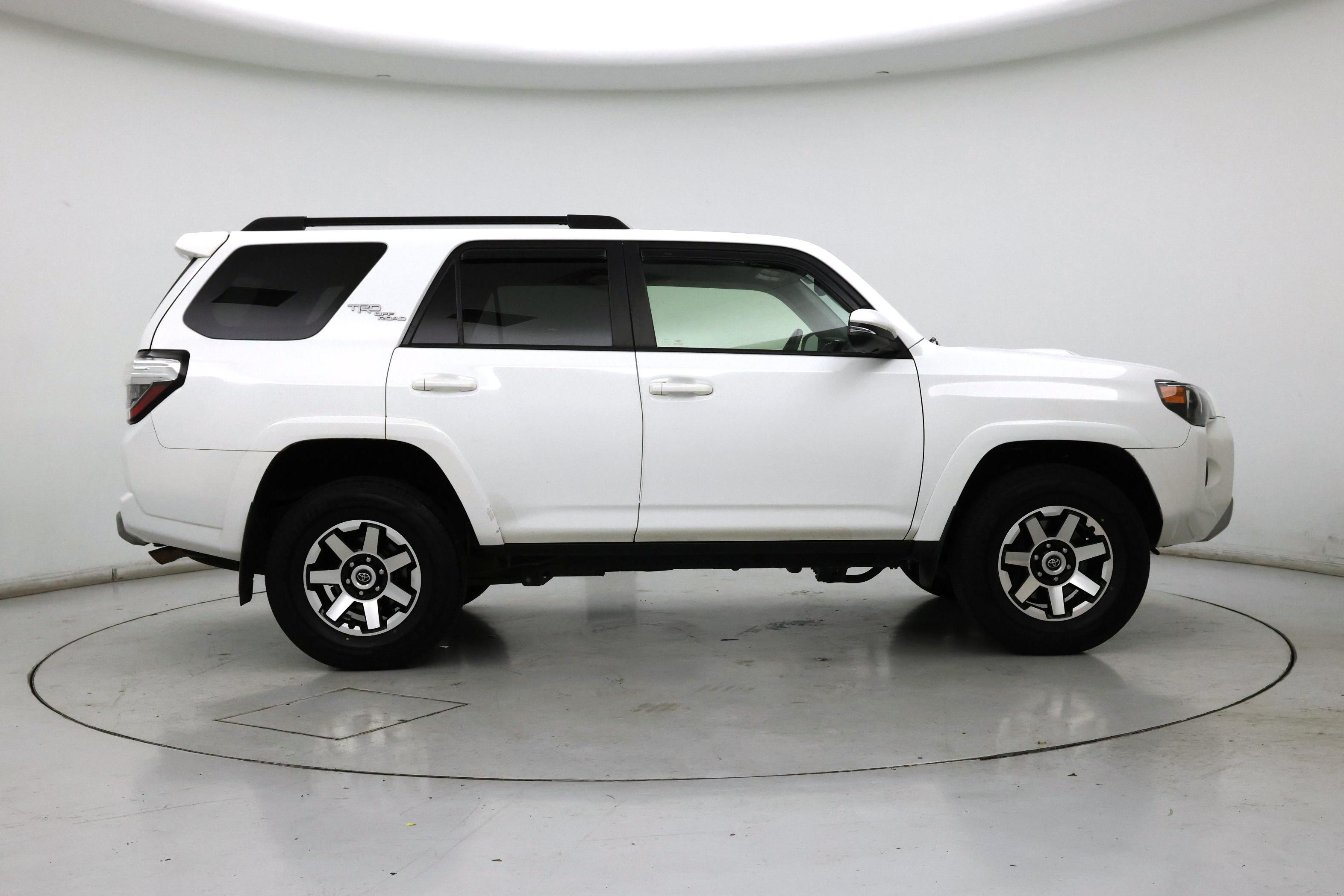 Thumbnail: 2020 Toyota 4Runner - 7