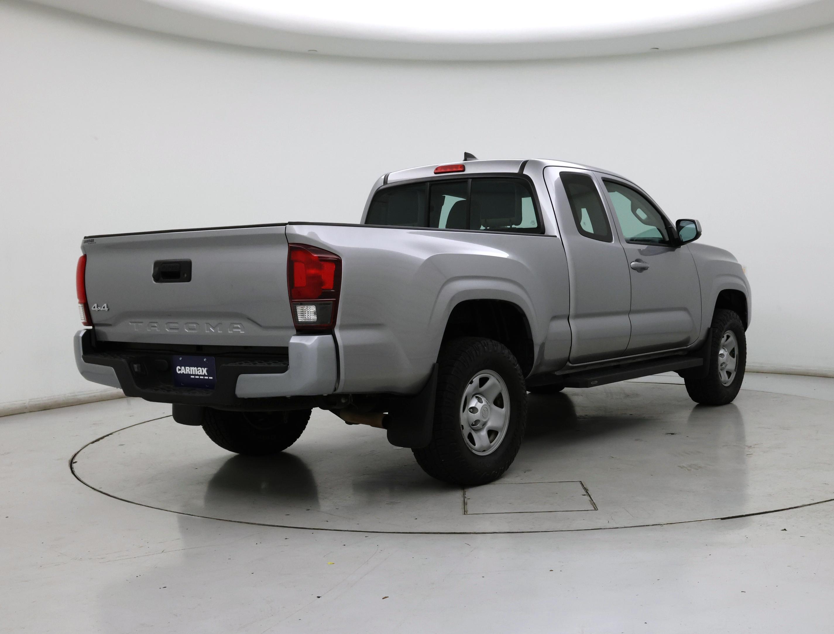 Thumbnail: 2018 Toyota Tacoma - 8