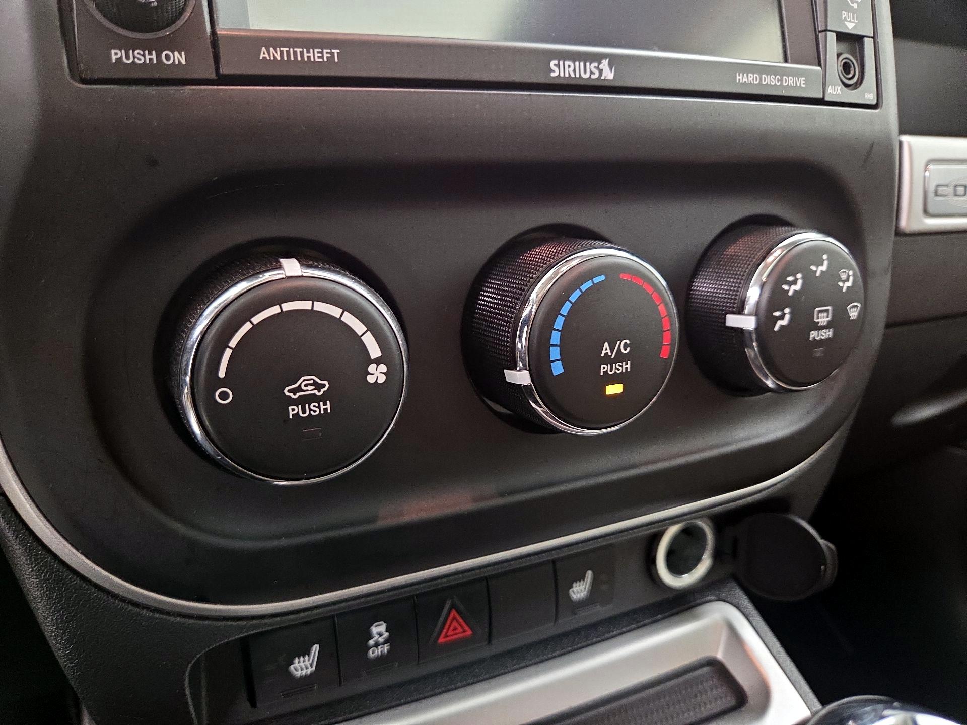 Thumbnail: 2016 Jeep Compass - 14