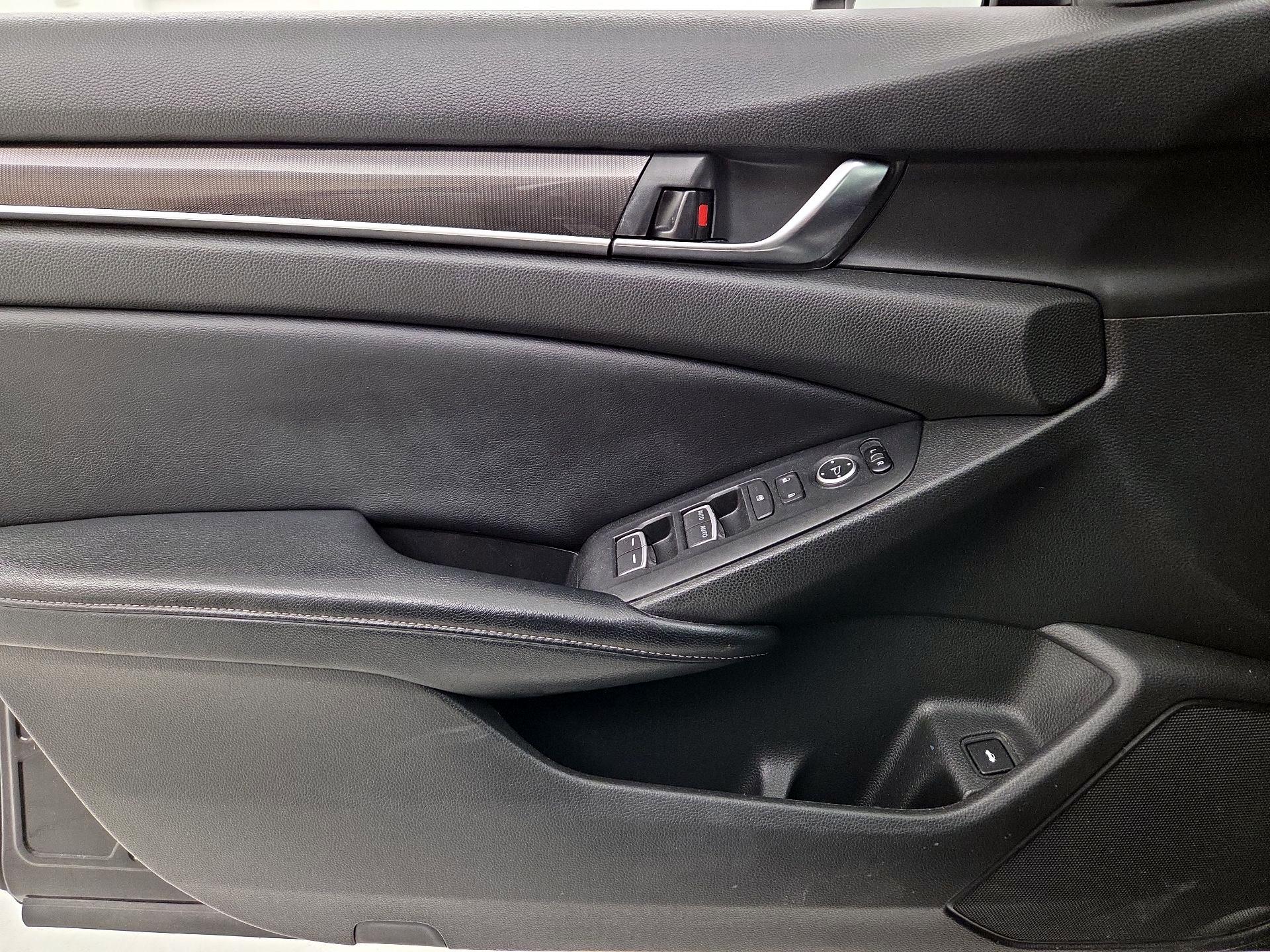 Thumbnail: 2018 Honda Accord - 12