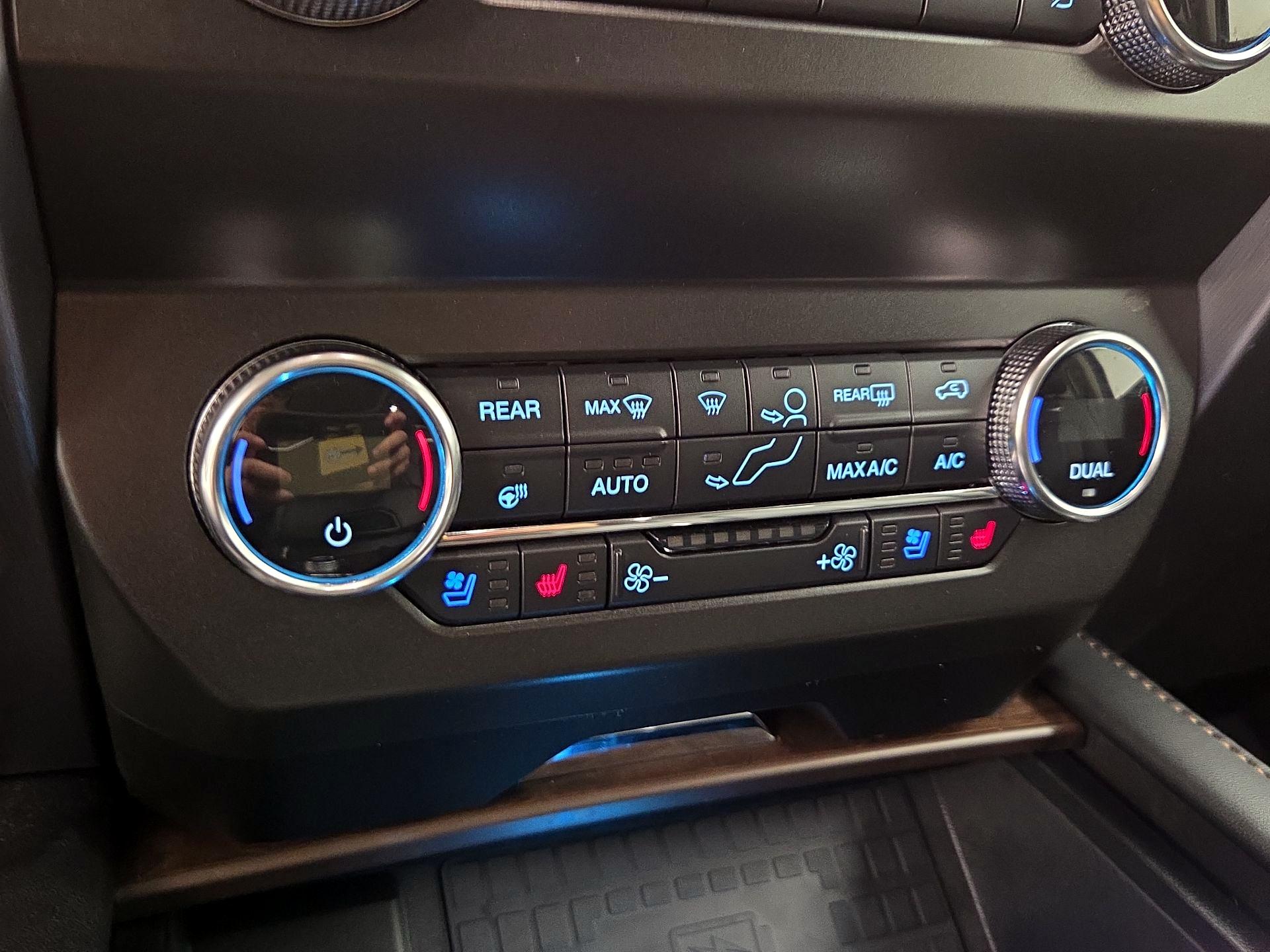 Thumbnail: 2020 Ford Expedition - 17