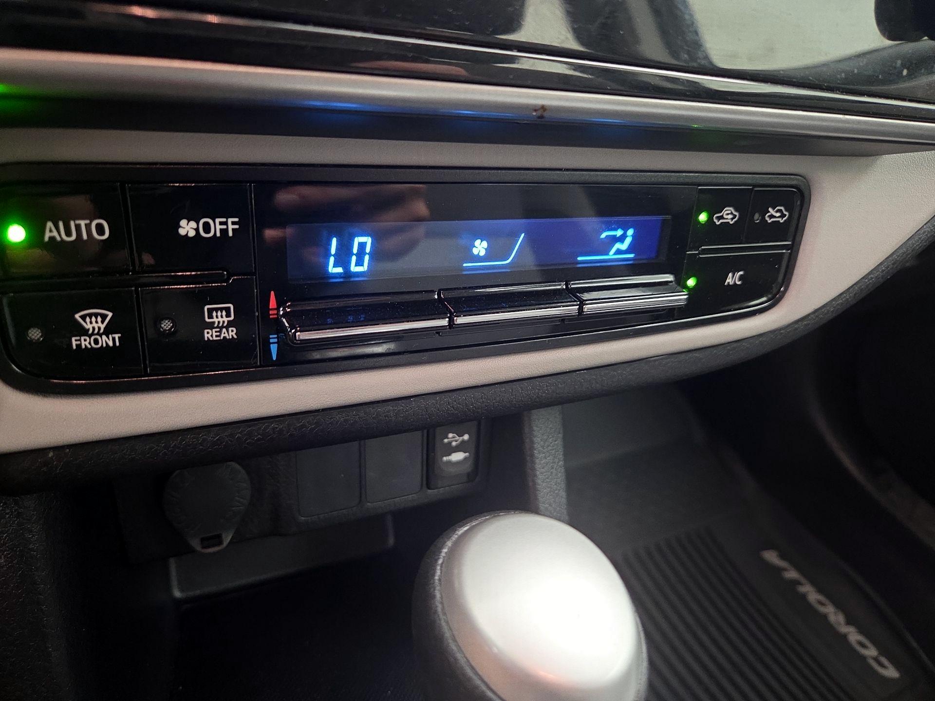 Thumbnail: 2018 Toyota Corolla - 16