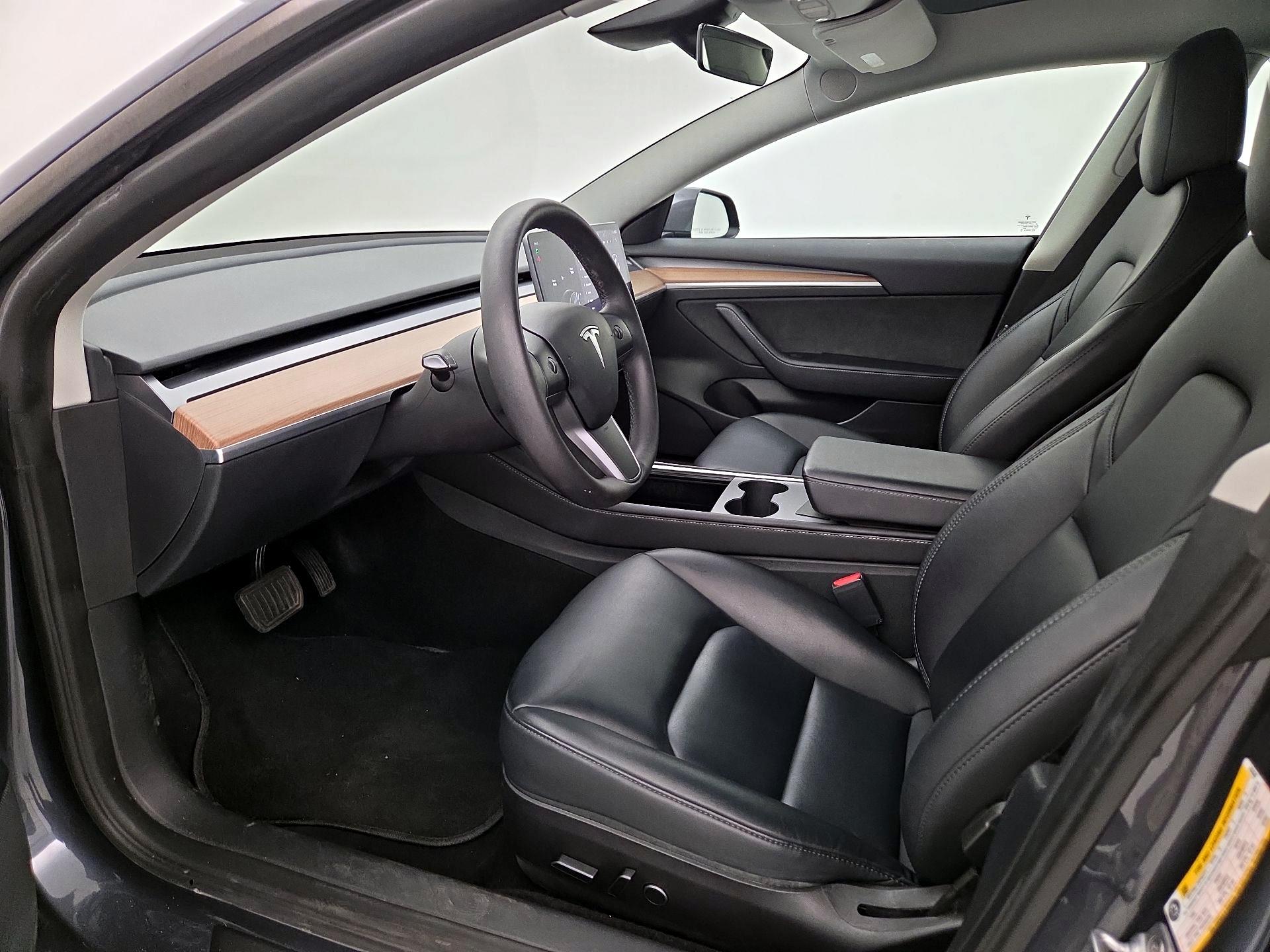 Thumbnail: 2023 Tesla Model 3 - 11