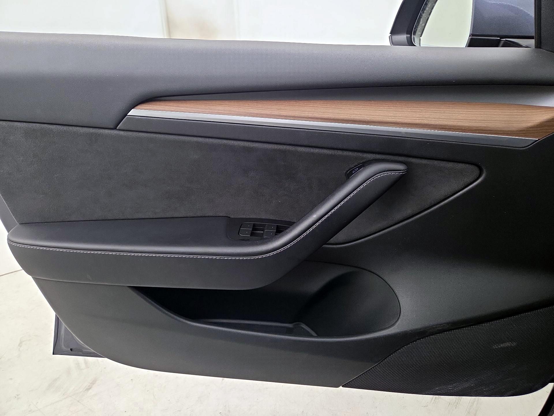 Thumbnail: 2023 Tesla Model 3 - 12