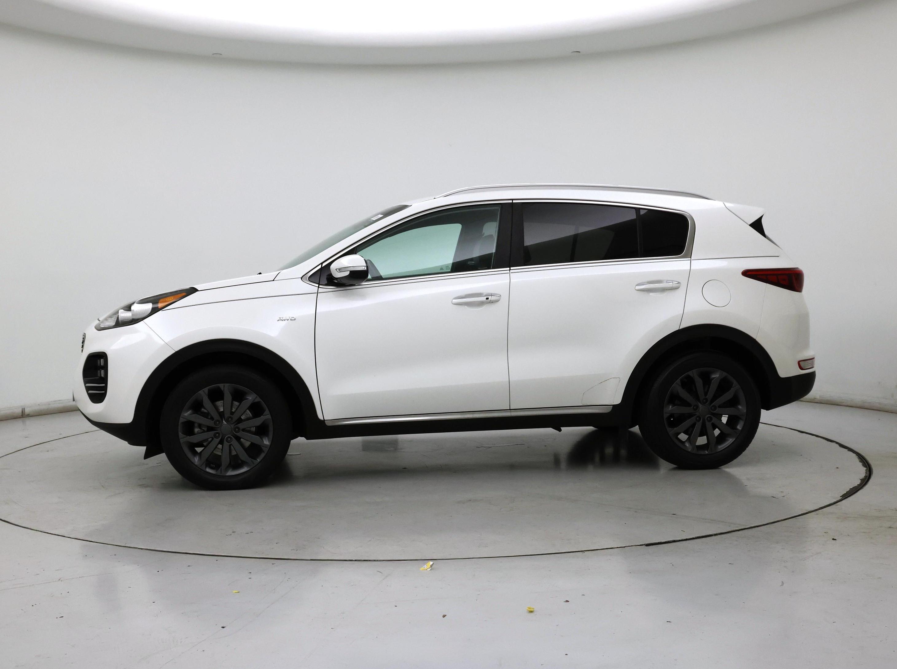Thumbnail: 2018 Kia Sportage - 3