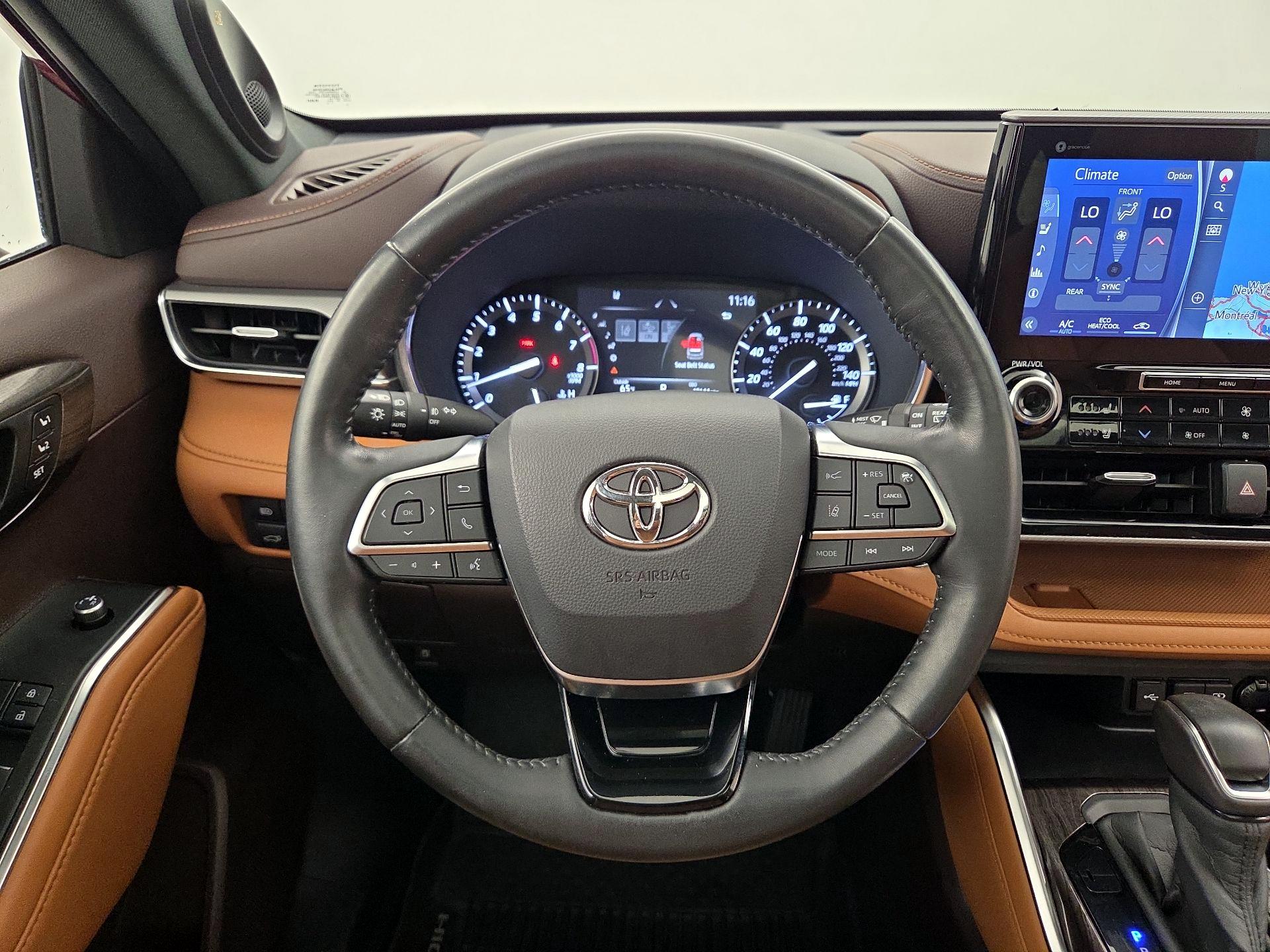 Thumbnail: 2020 Toyota Highlander - 10