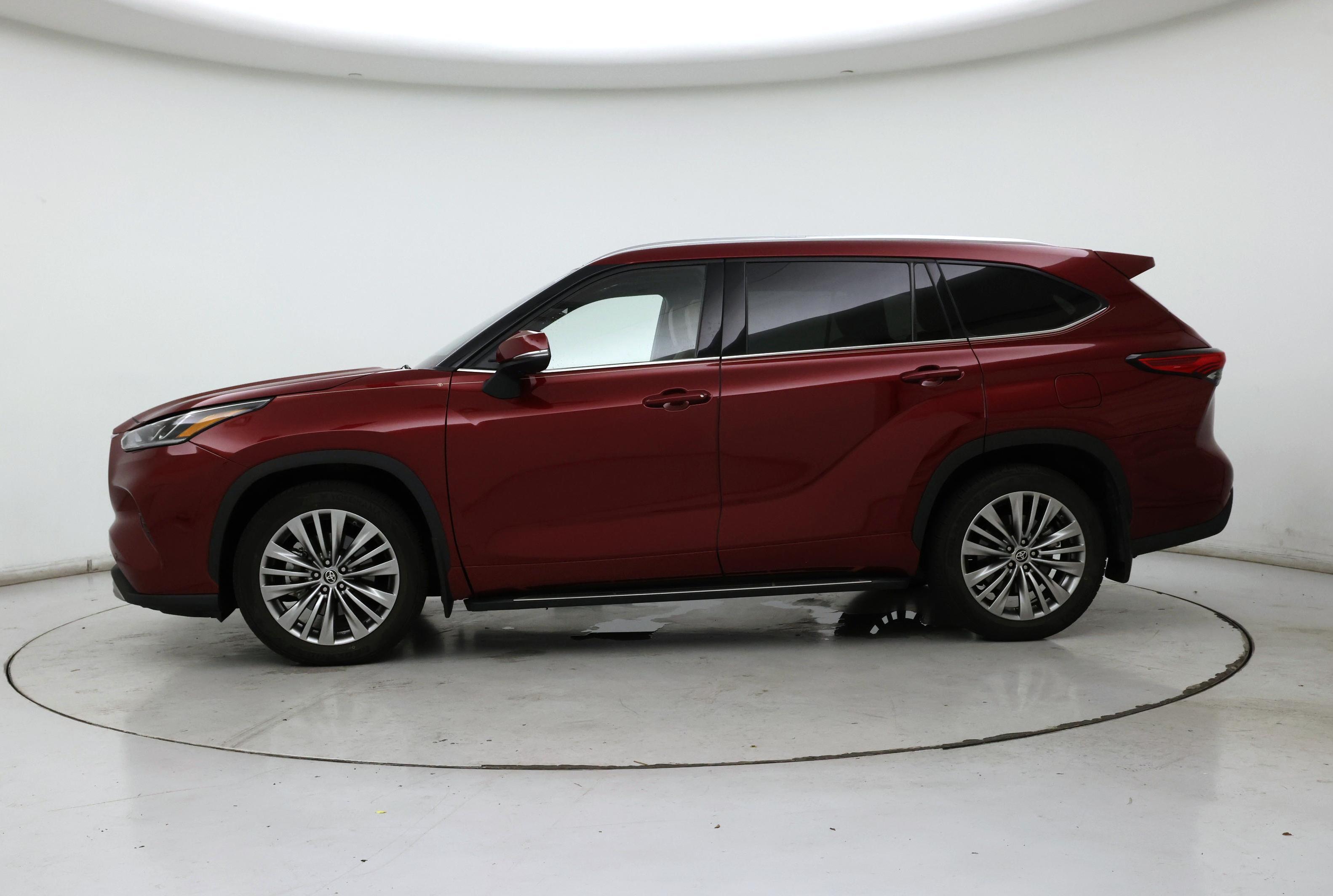 Thumbnail: 2020 Toyota Highlander - 3