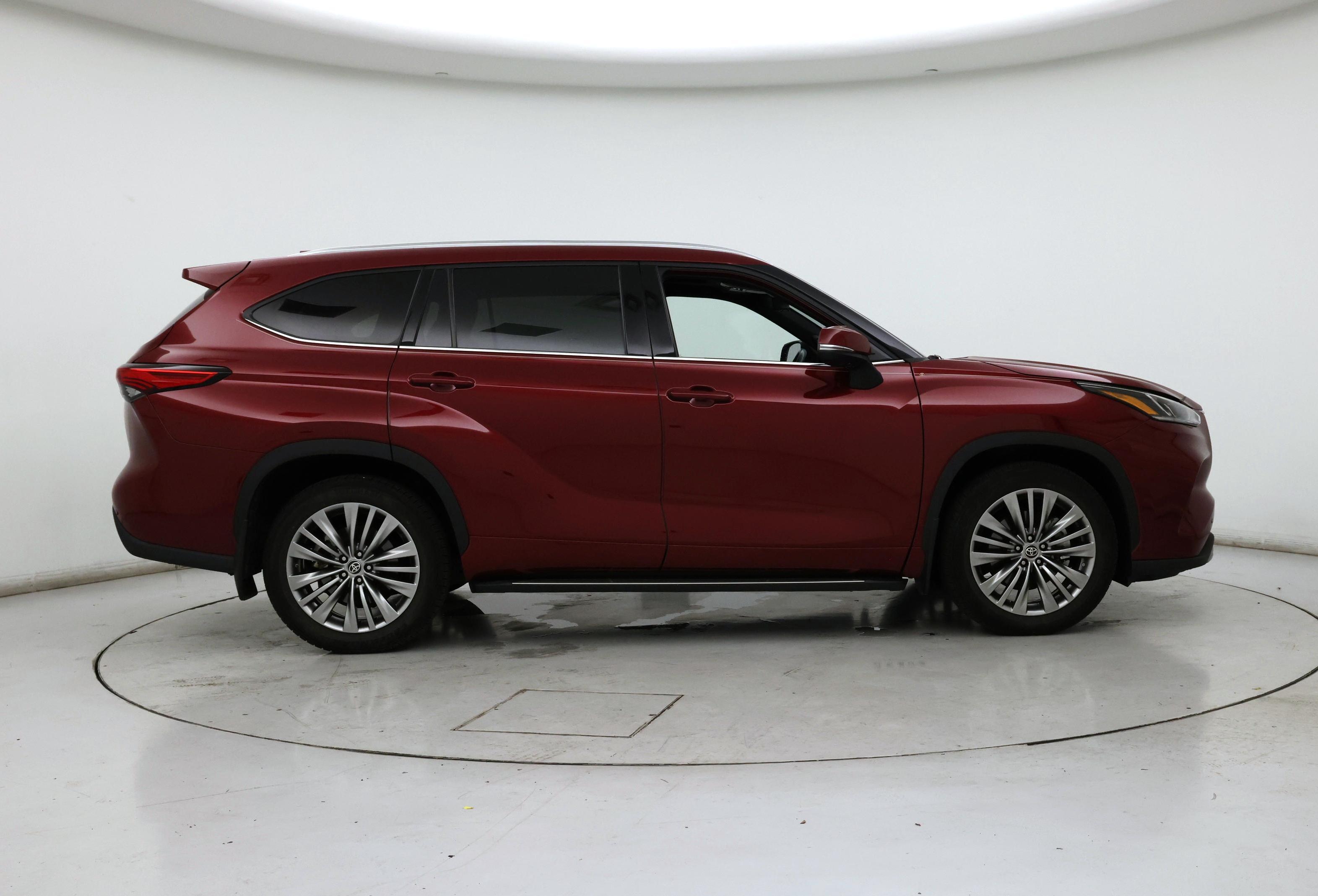 Thumbnail: 2020 Toyota Highlander - 7