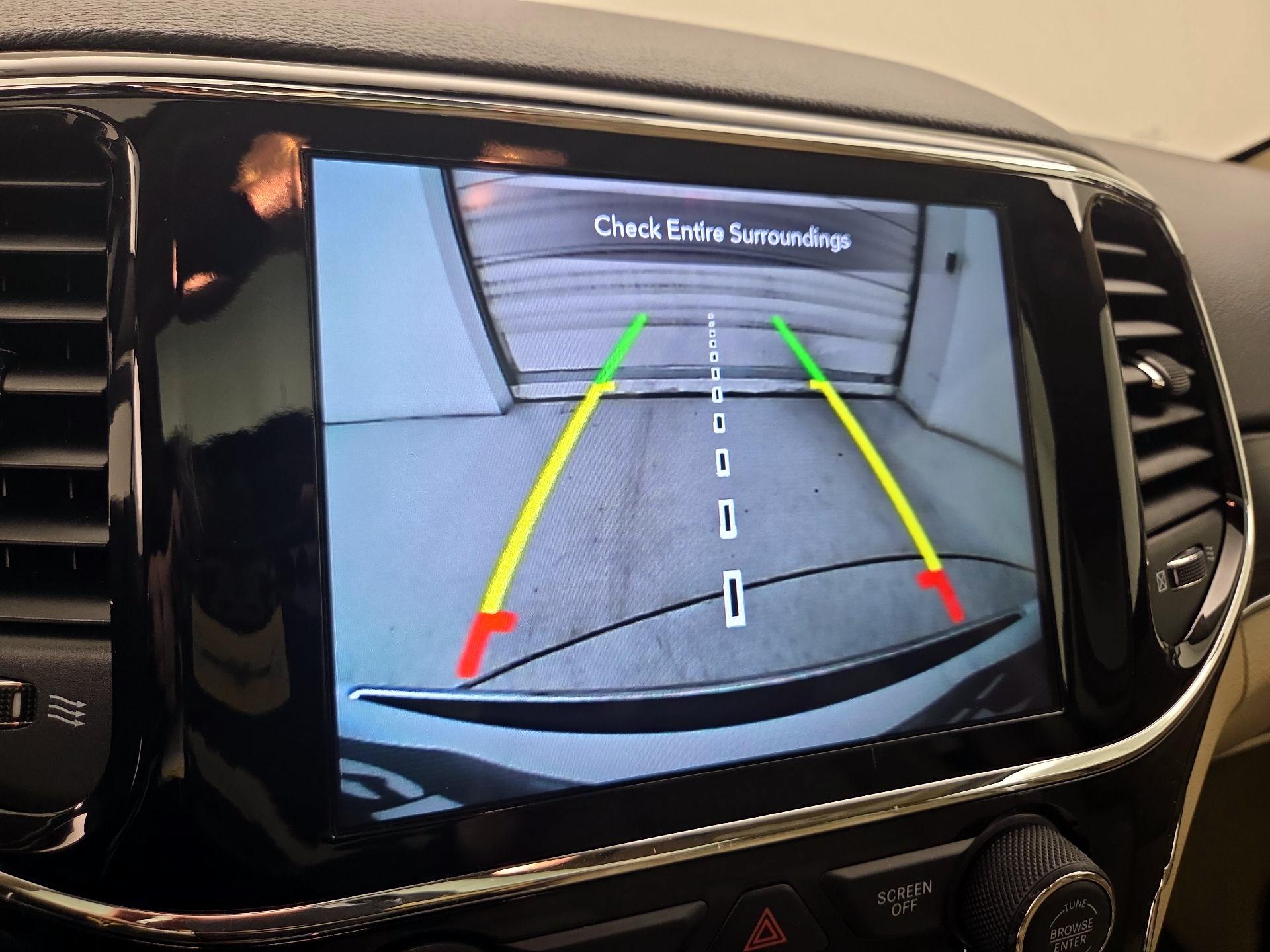 Thumbnail: 2020 Jeep Grand Cherokee - 15