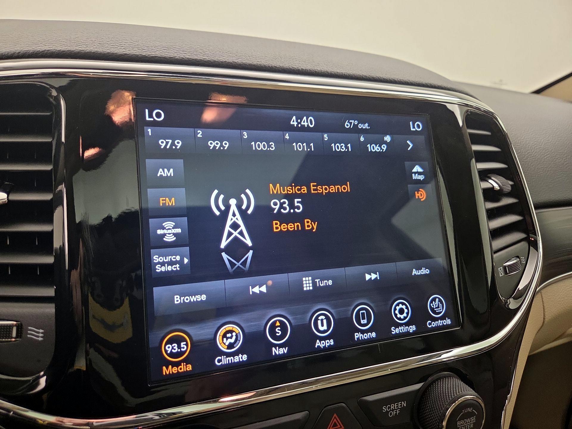 Thumbnail: 2020 Jeep Grand Cherokee - 16