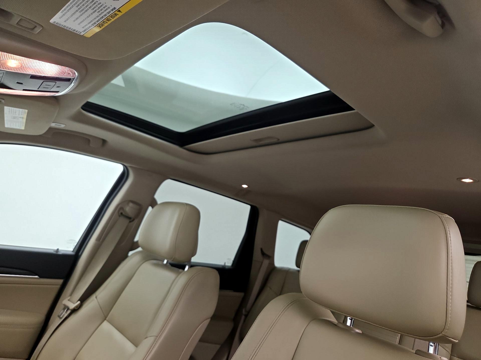 Thumbnail: 2020 Jeep Grand Cherokee - 20