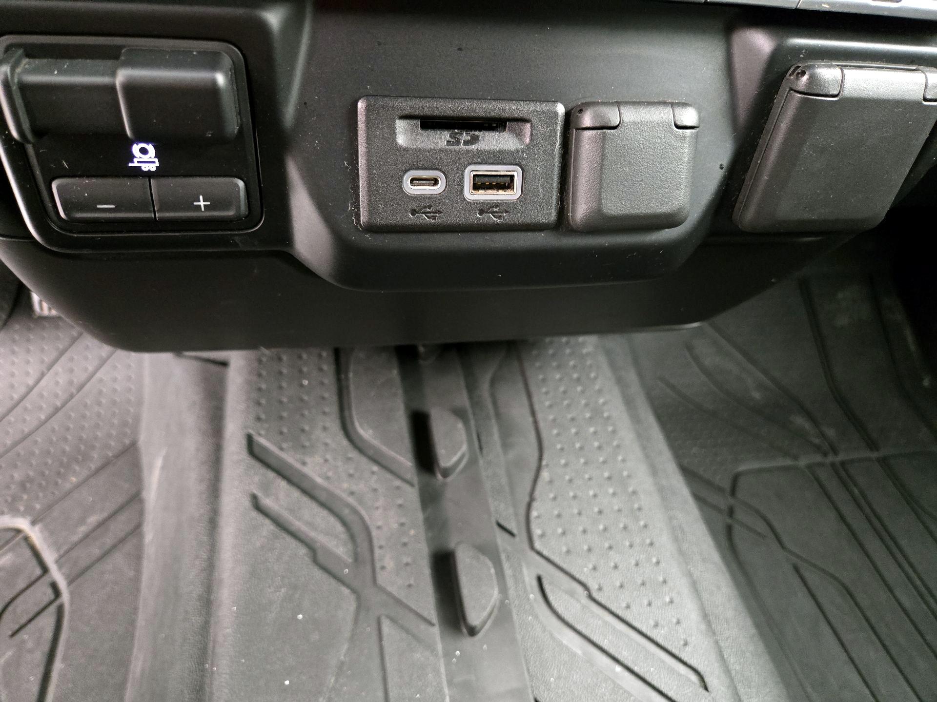 Thumbnail: 2019 Chevrolet Silverado 1500 - 18