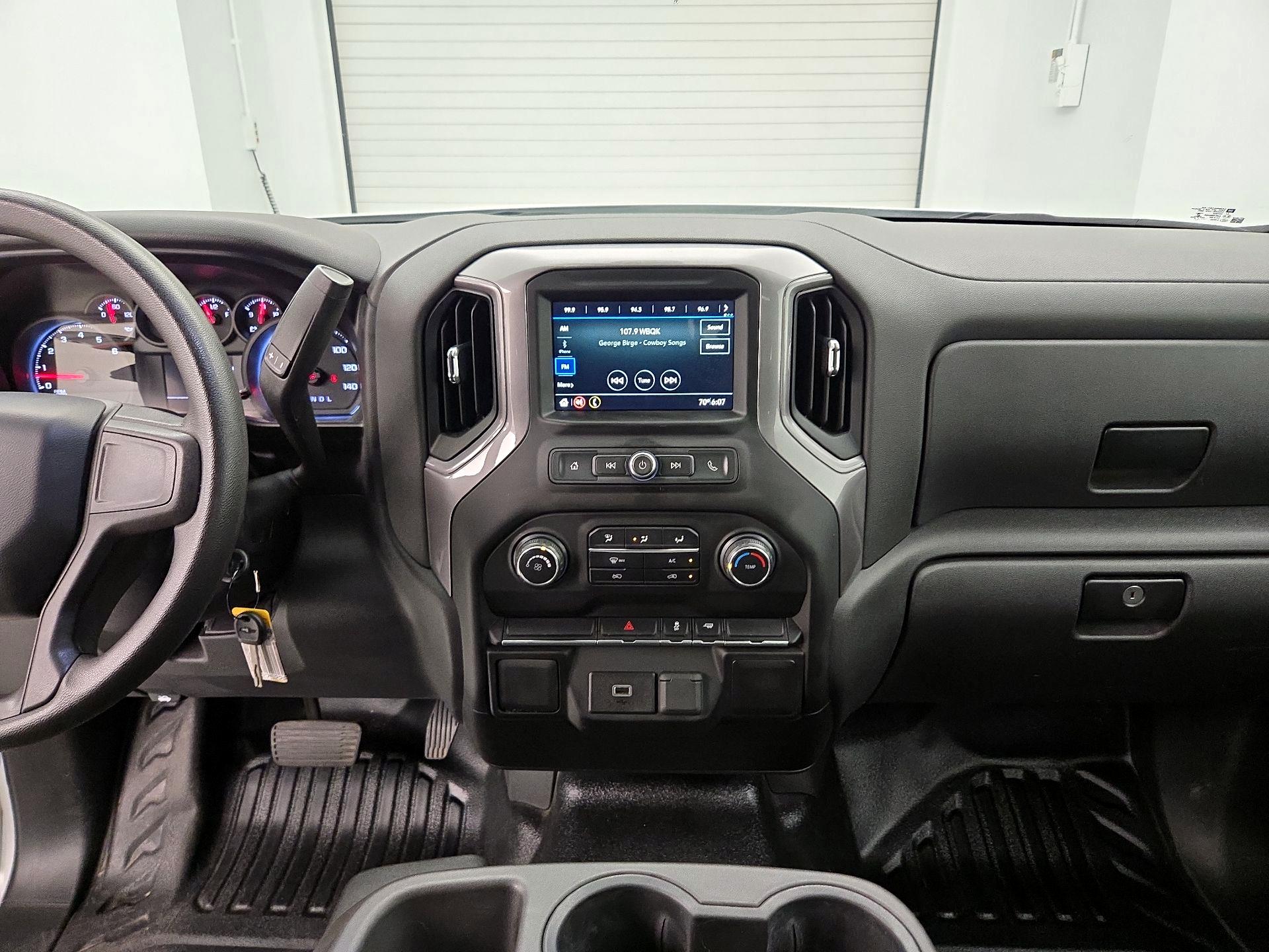 Thumbnail: 2019 Chevrolet Silverado 1500 - 8