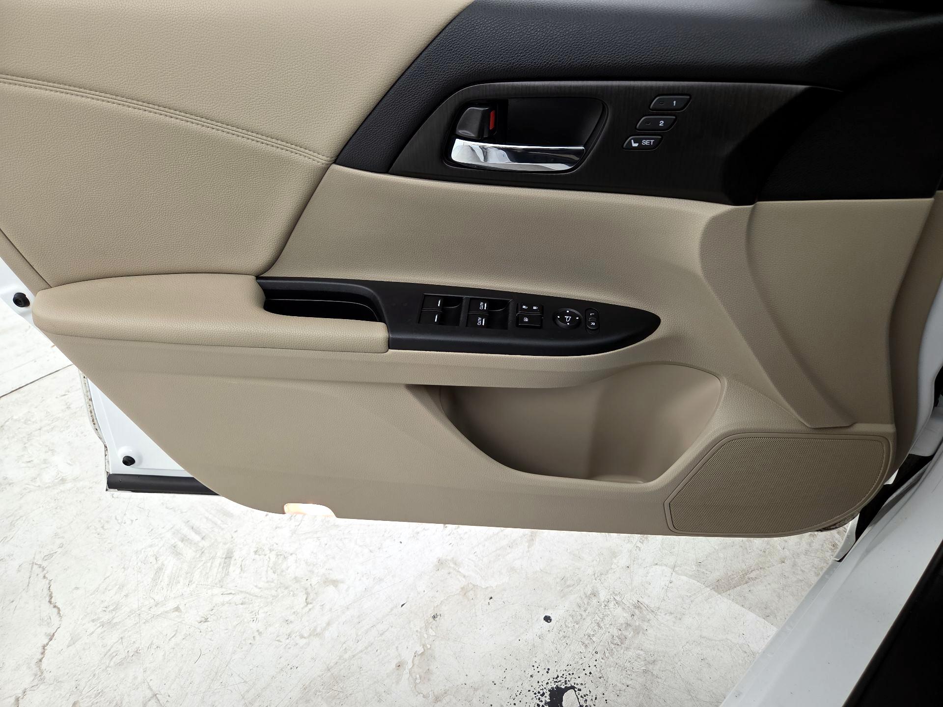 Thumbnail: 2015 Honda Accord - 12