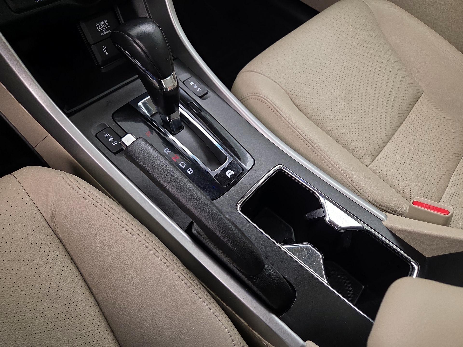 Thumbnail: 2015 Honda Accord - 18