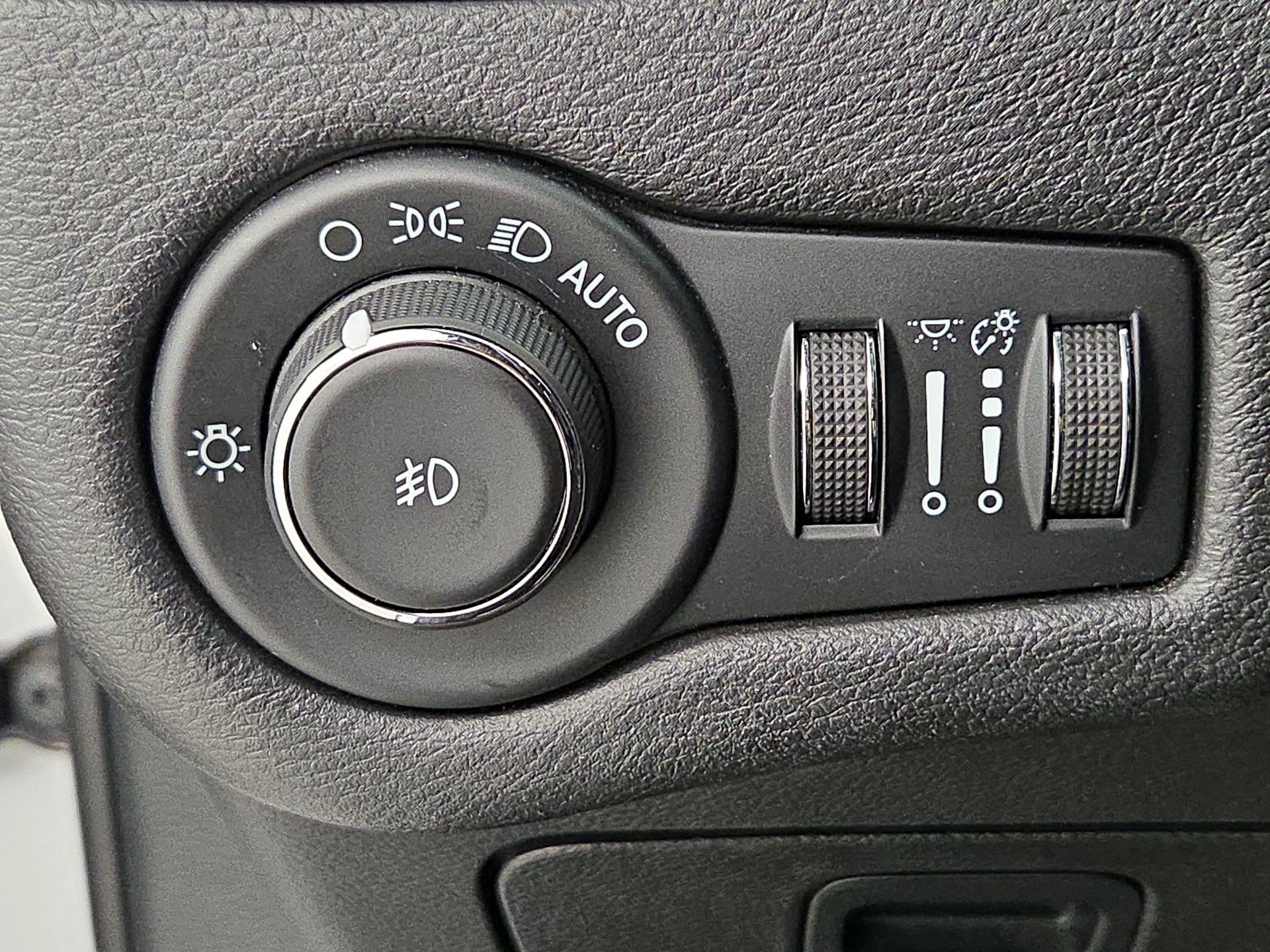 Thumbnail: 2021 Jeep Cherokee - 13