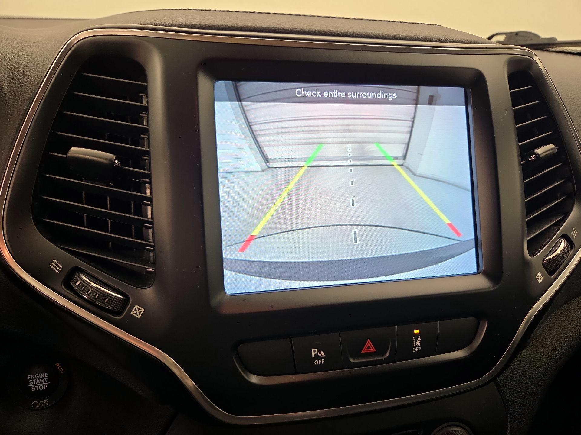 Thumbnail: 2021 Jeep Cherokee - 14