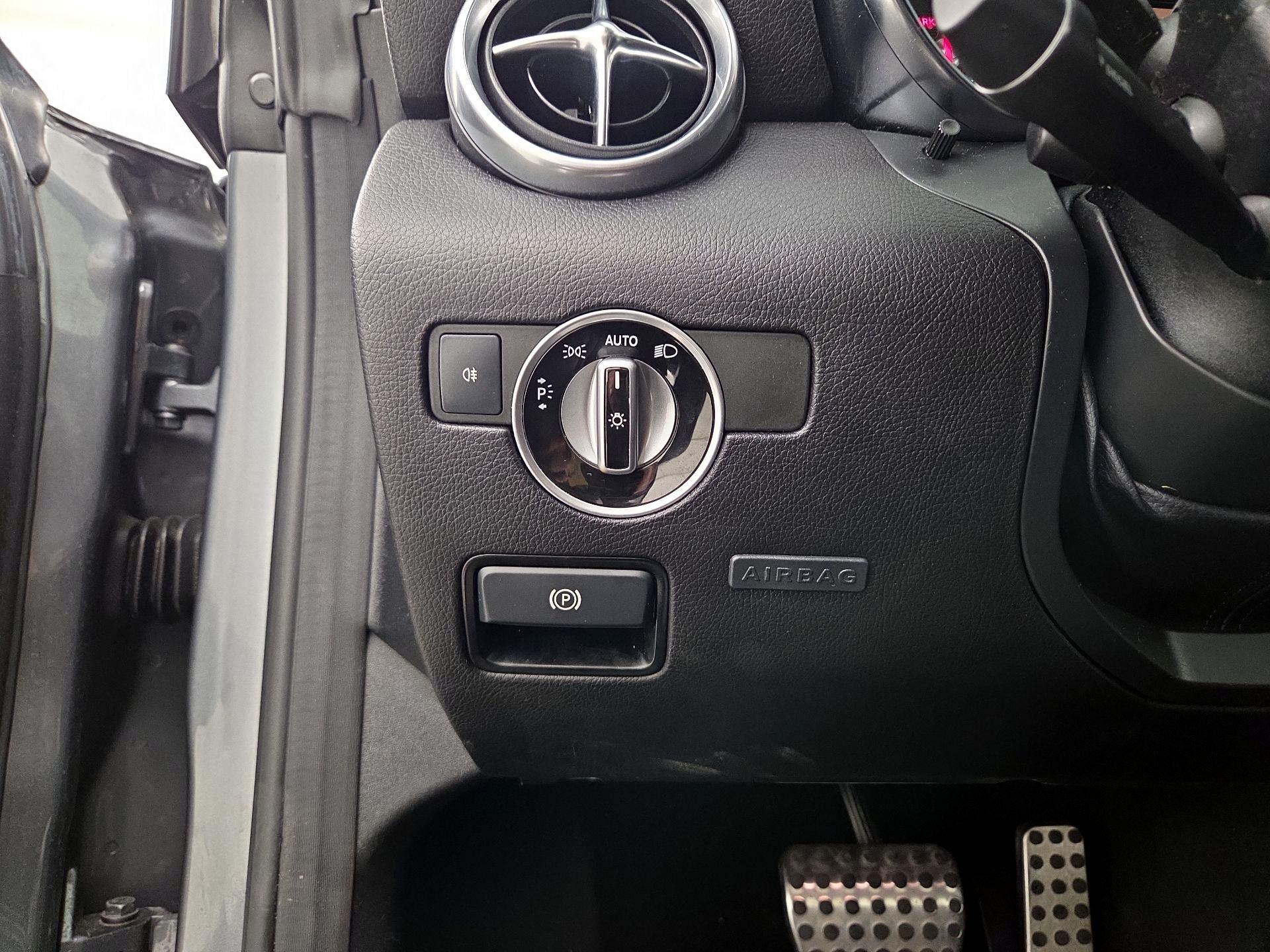 Thumbnail: 2018 Mercedes-Benz SLC - 13