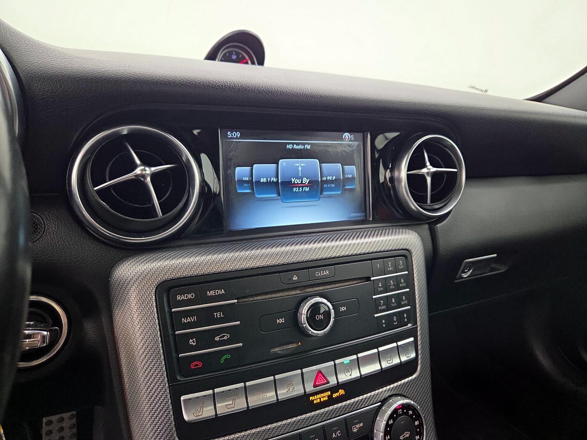 Thumbnail: 2018 Mercedes-Benz SLC - 16