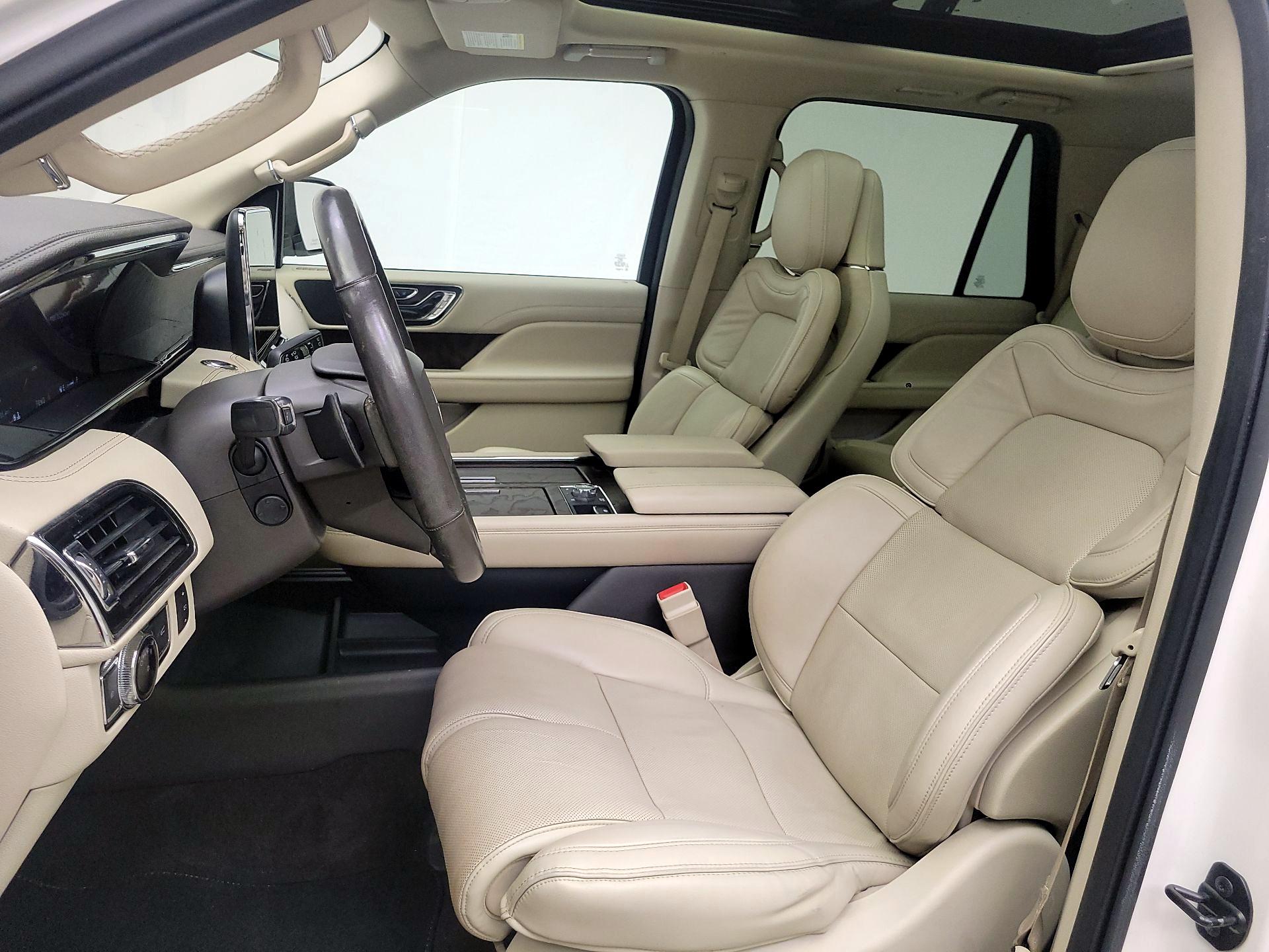 Thumbnail: 2019 Lincoln Navigator - 11