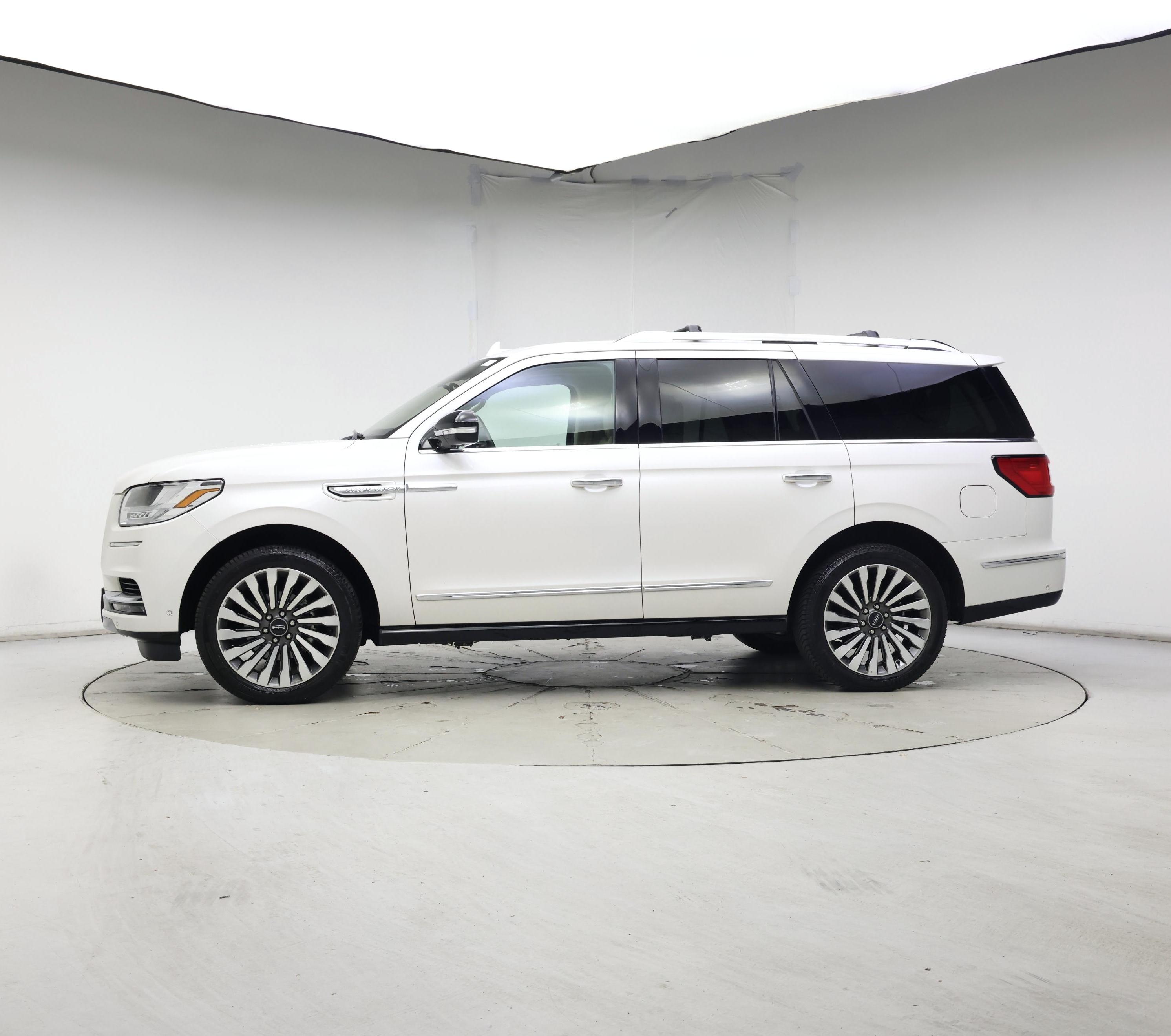 Thumbnail: 2019 Lincoln Navigator - 3