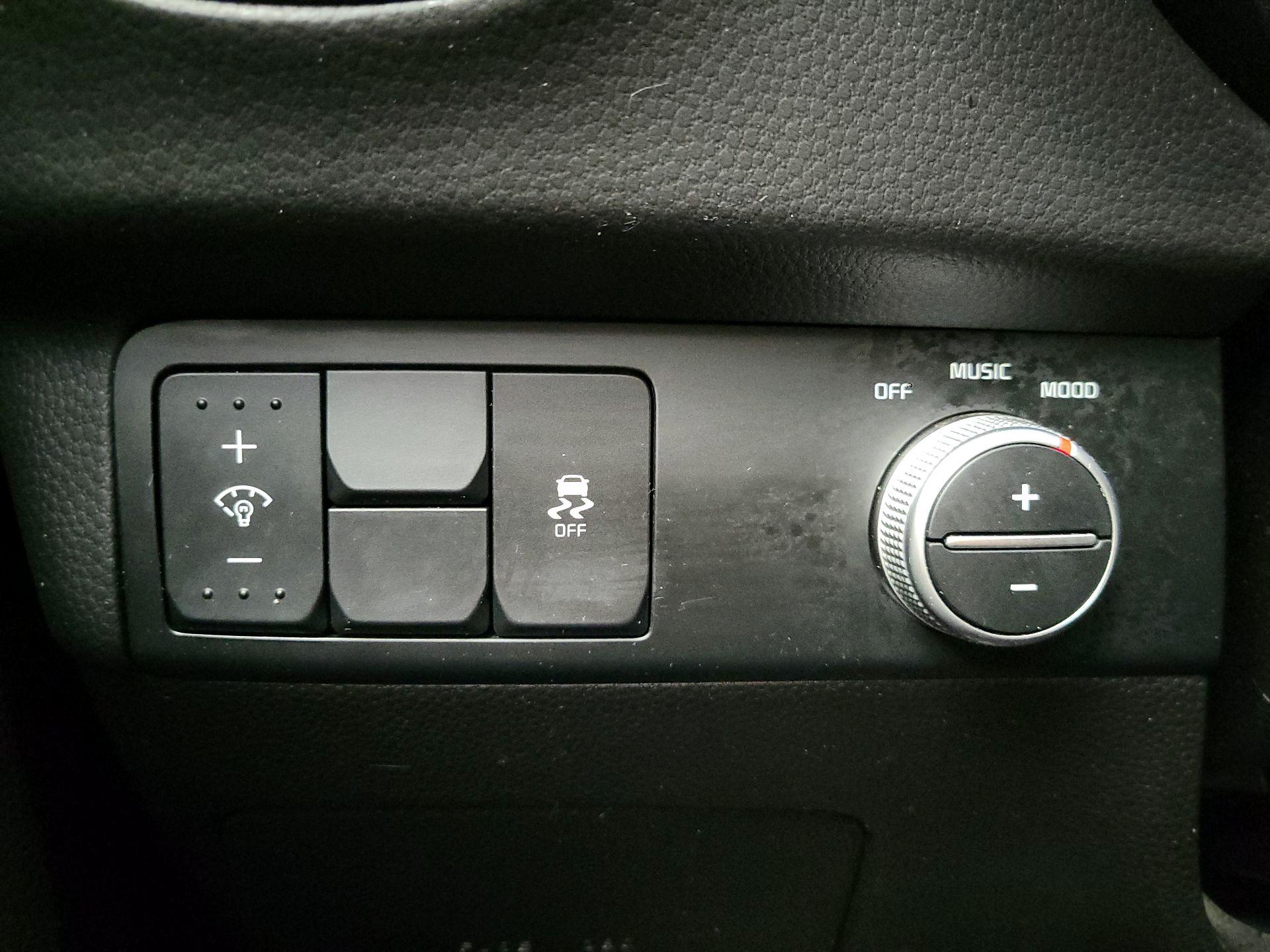 Thumbnail: 2016 Kia Soul - 13