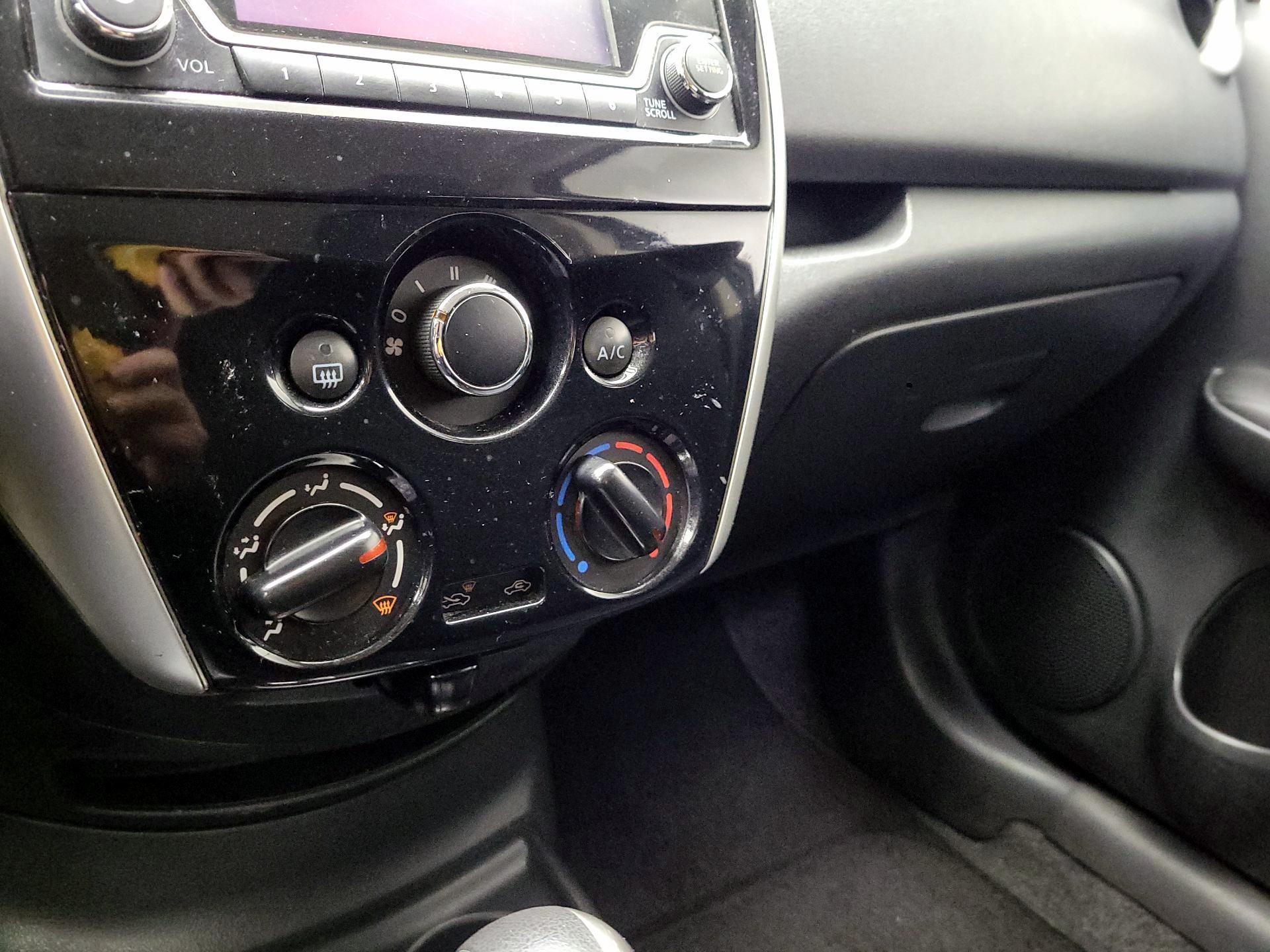 Thumbnail: 2016 Nissan Versa Note - 16