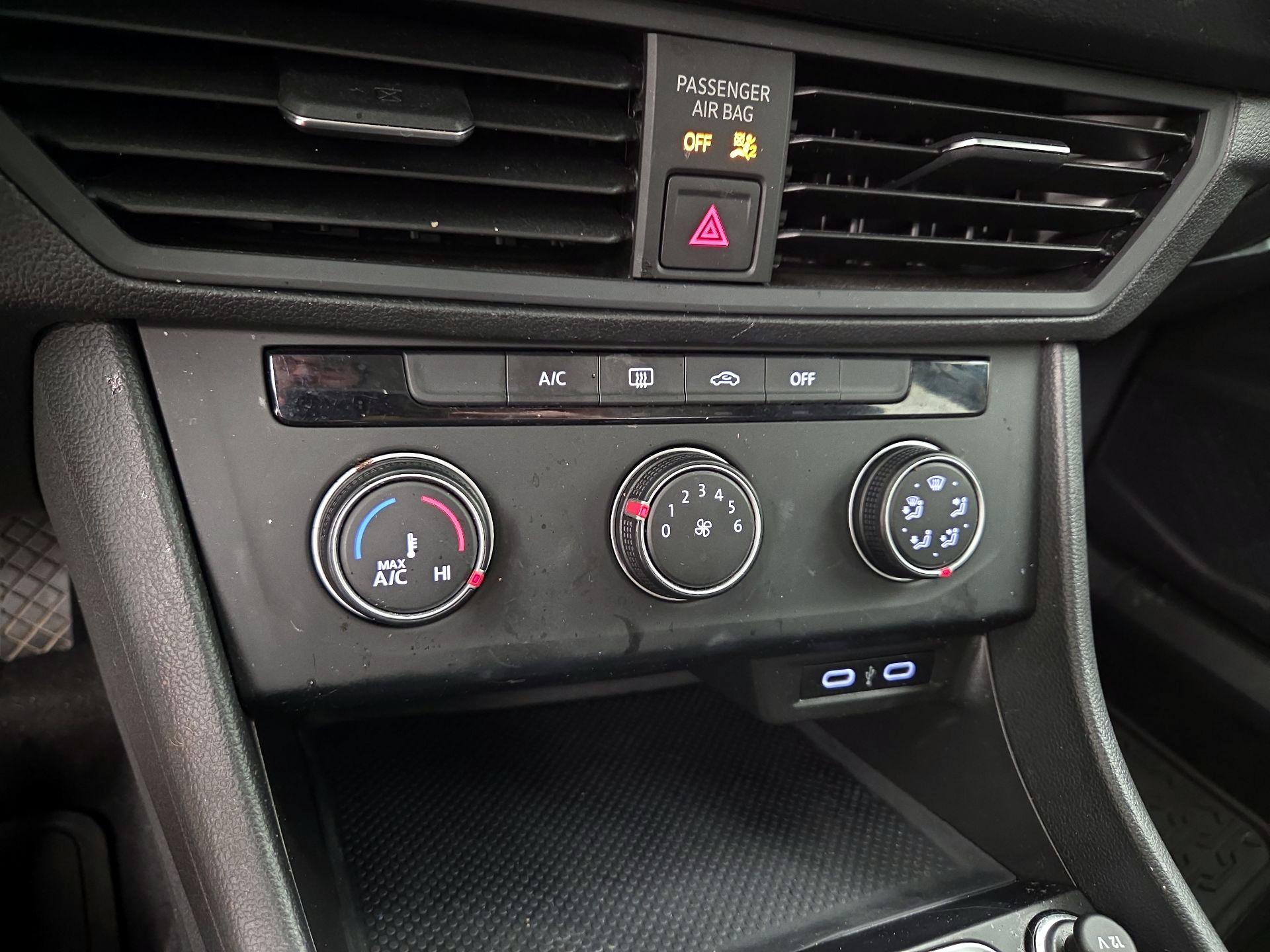 Thumbnail: 2020 Volkswagen Jetta - 16