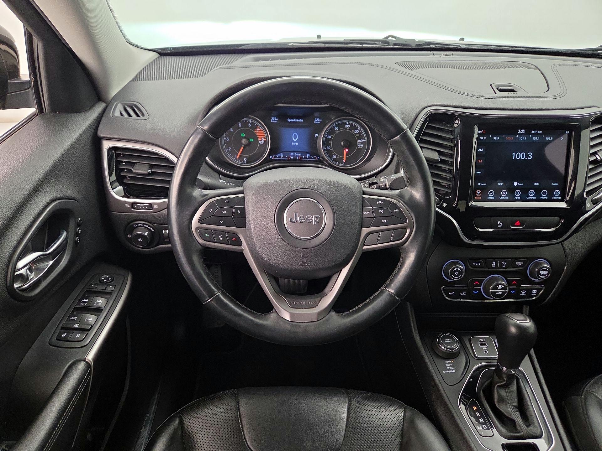 Thumbnail: 2019 Jeep Cherokee - 10