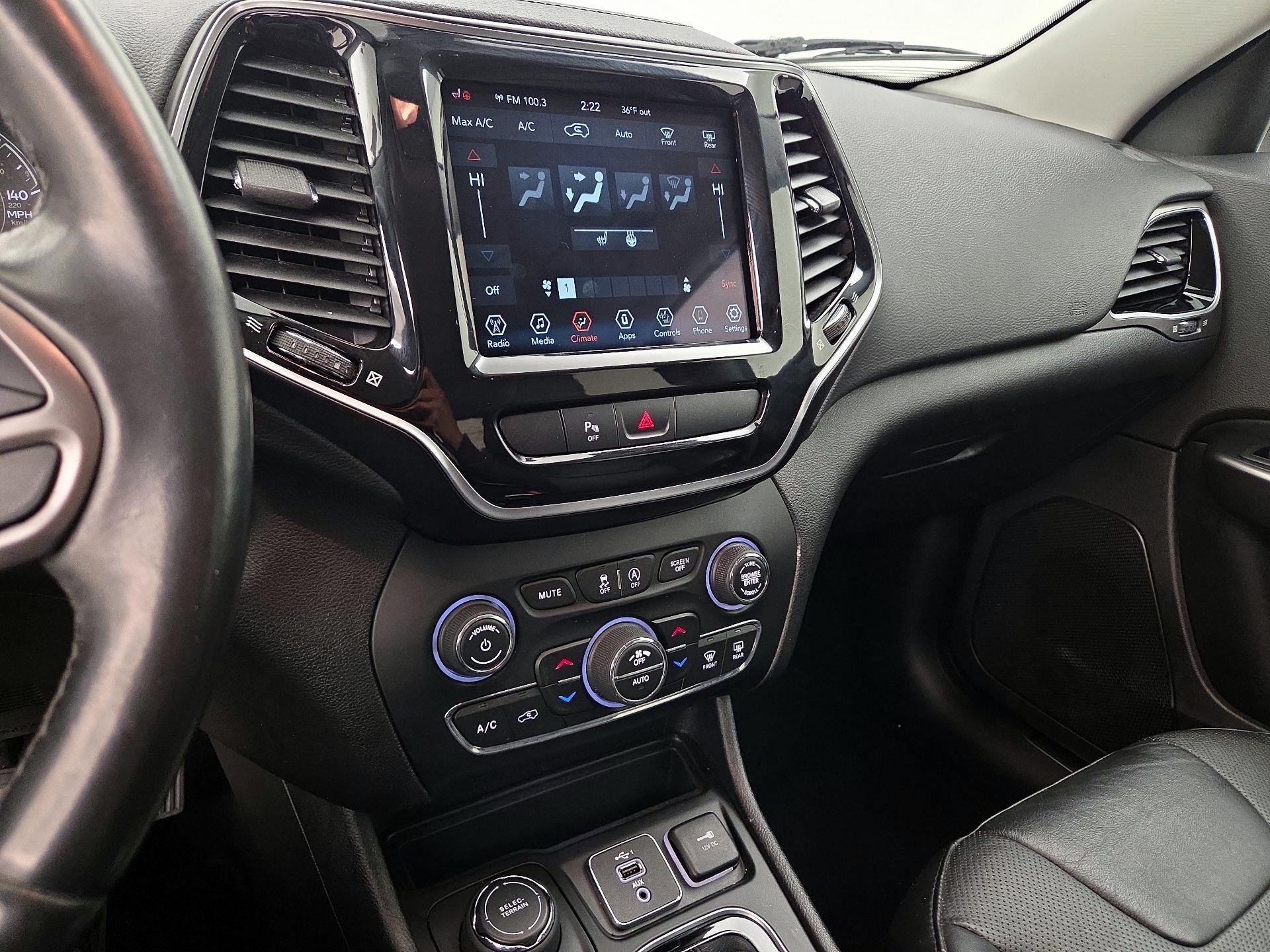 Thumbnail: 2019 Jeep Cherokee - 16