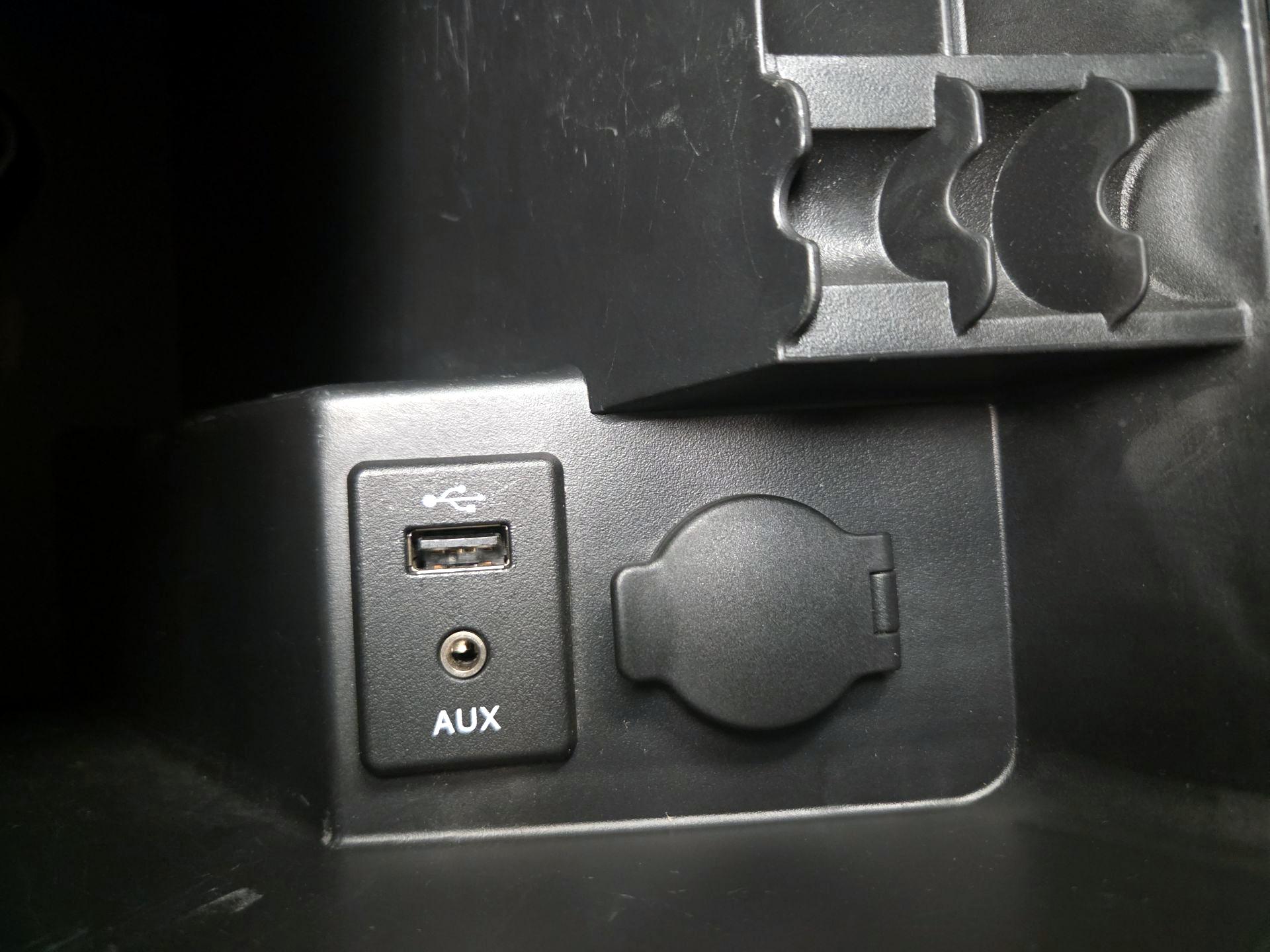 Thumbnail: 2015 Nissan Frontier - 18