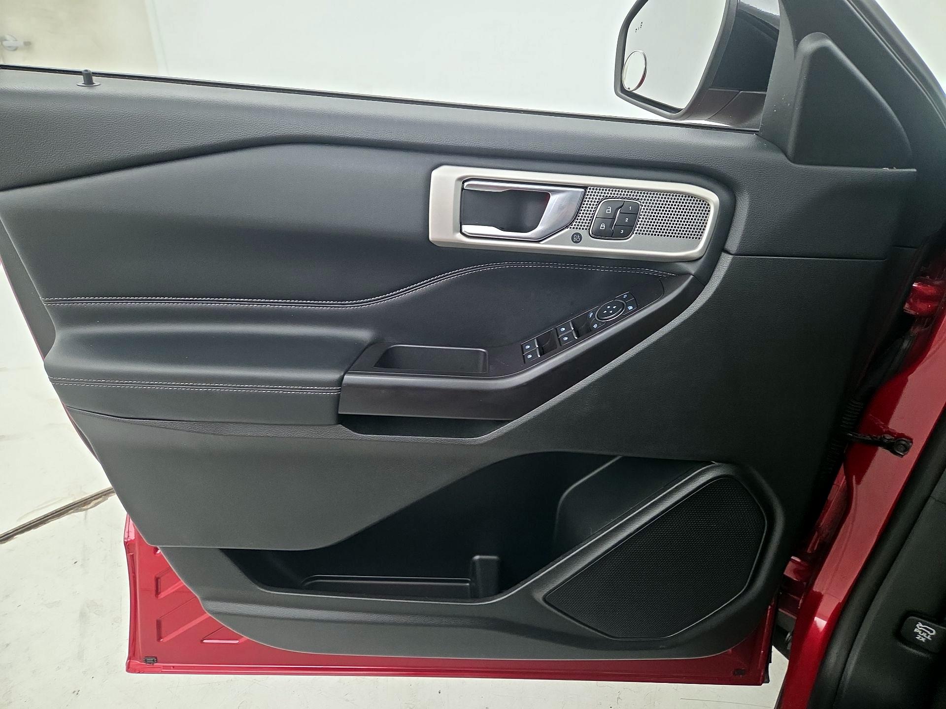 Thumbnail: 2020 Ford Explorer - 12