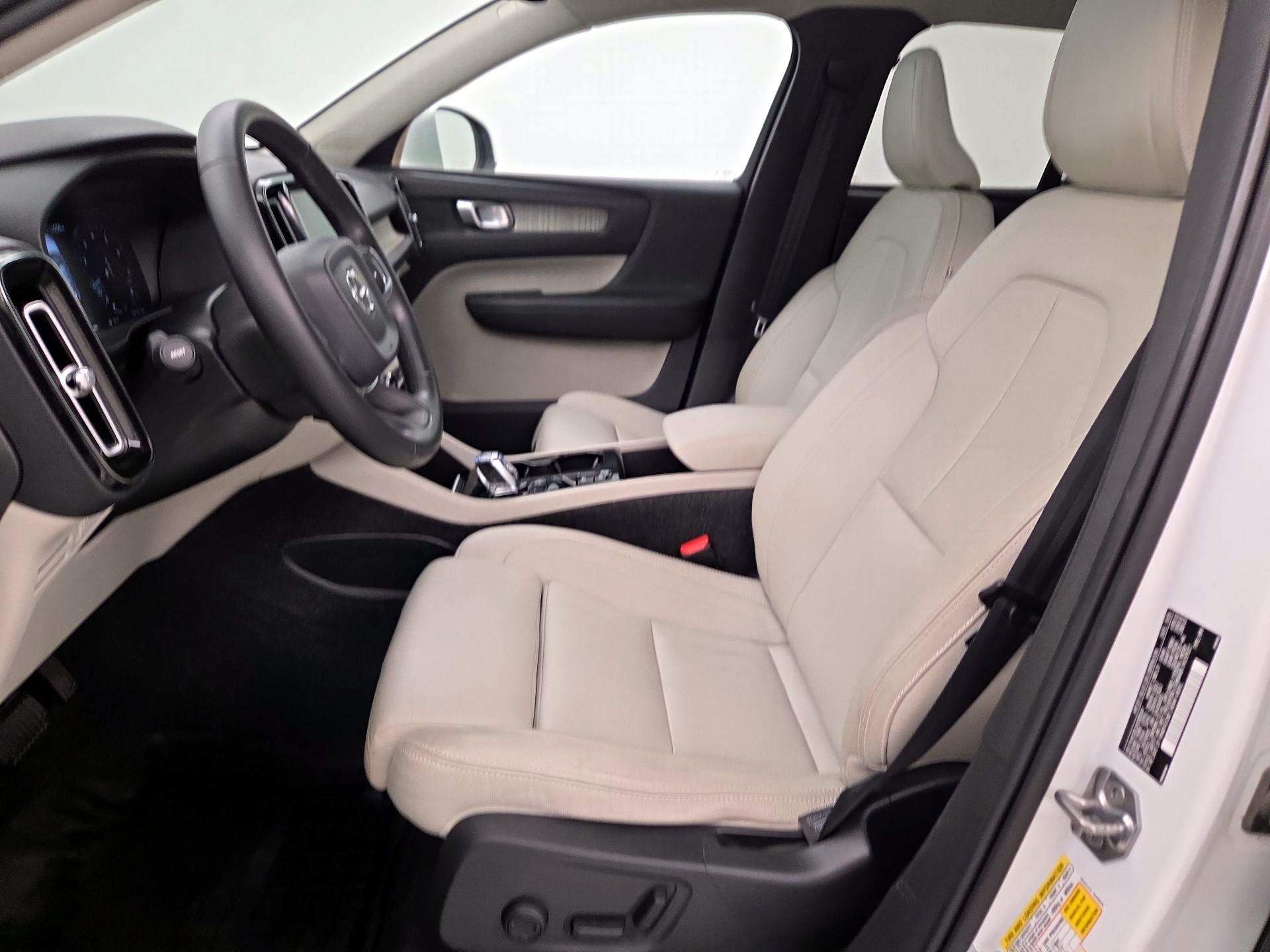 Thumbnail: 2019 Volvo XC40 - 11