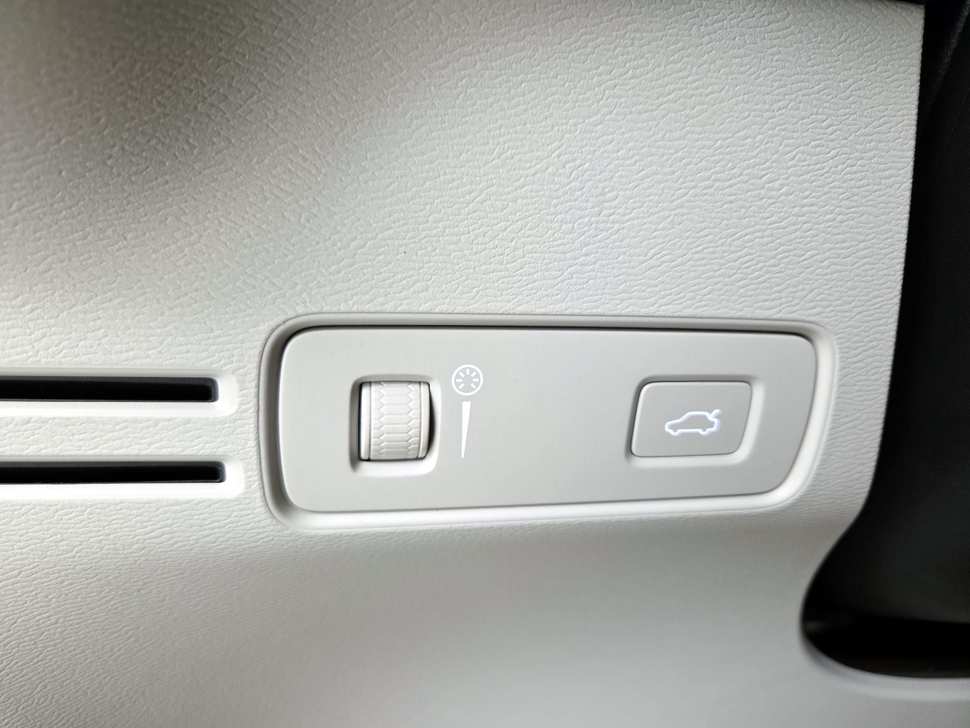 Thumbnail: 2019 Volvo XC40 - 13