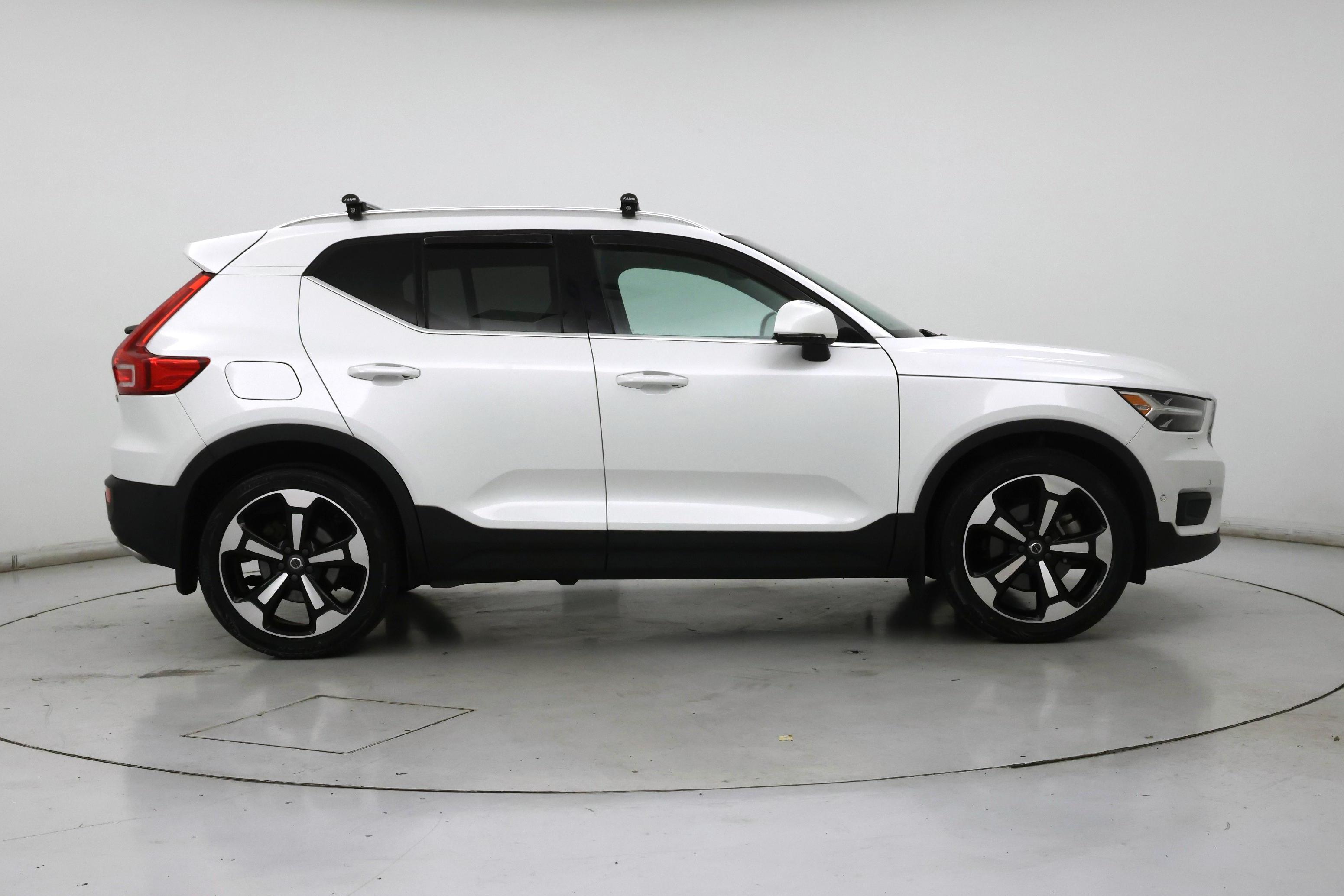 Thumbnail: 2019 Volvo XC40 - 7