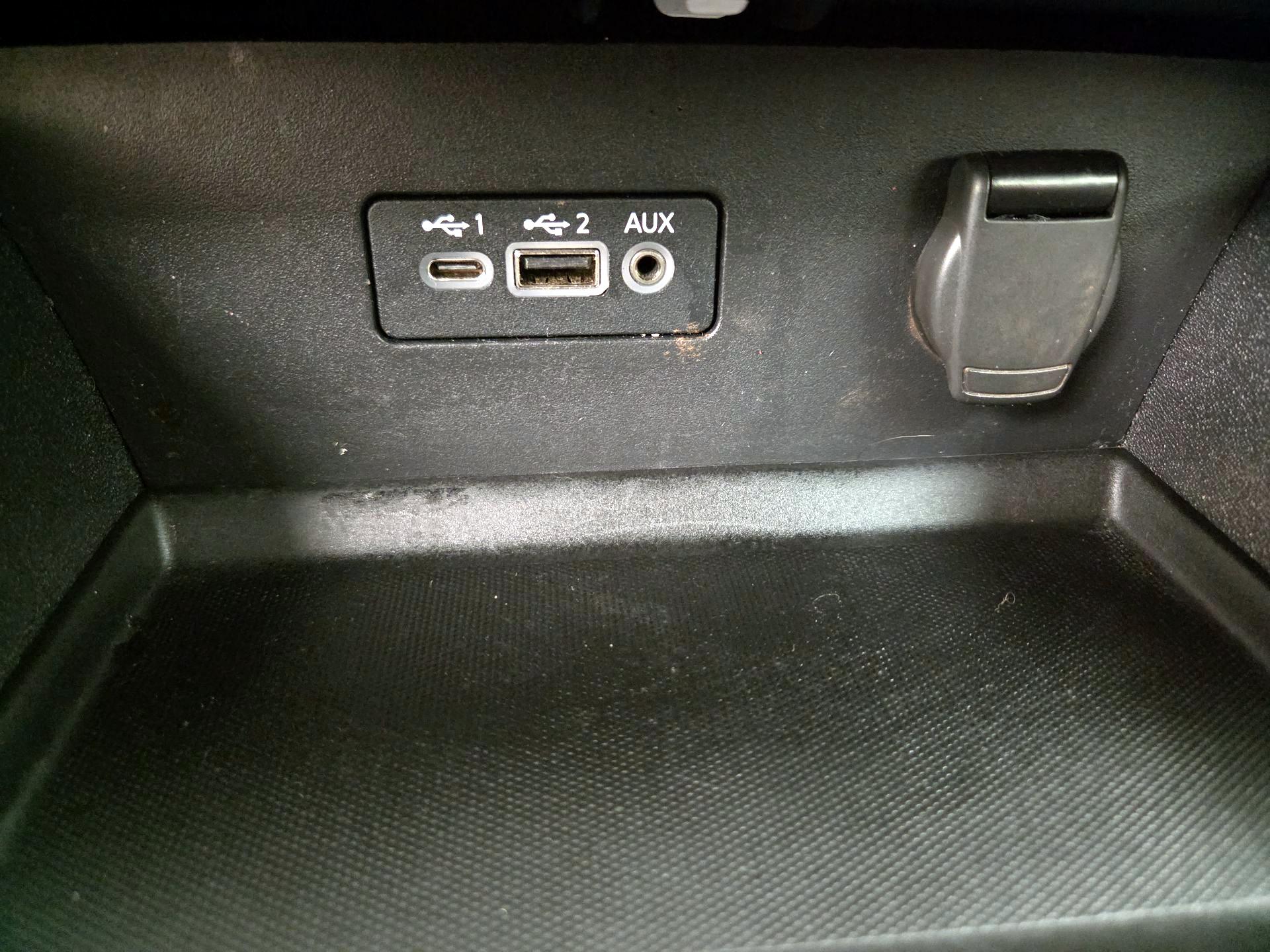 Thumbnail: 2020 Nissan Altima - 18