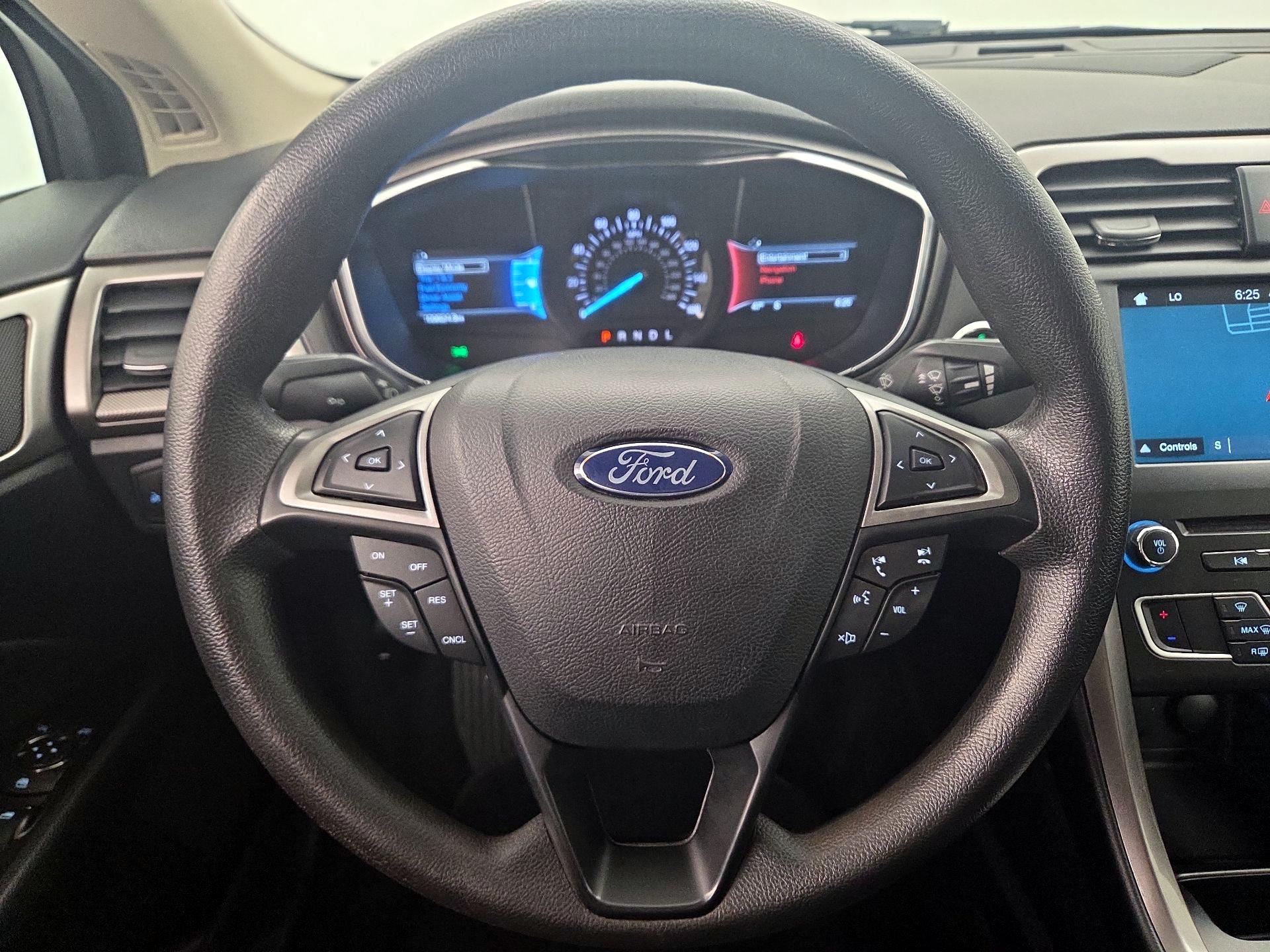 Thumbnail: 2017 Ford Fusion - 10