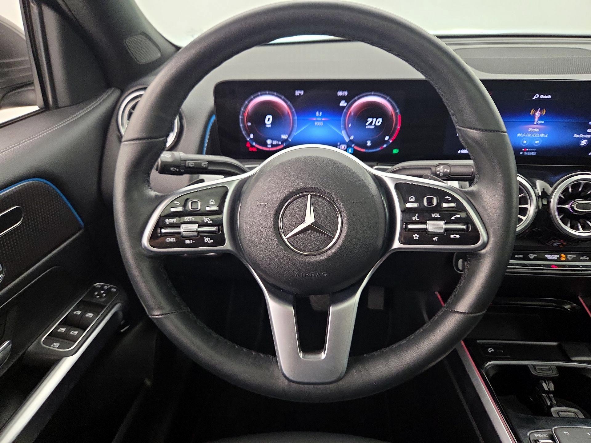 Thumbnail: 2023 Mercedes-Benz GLB - 10