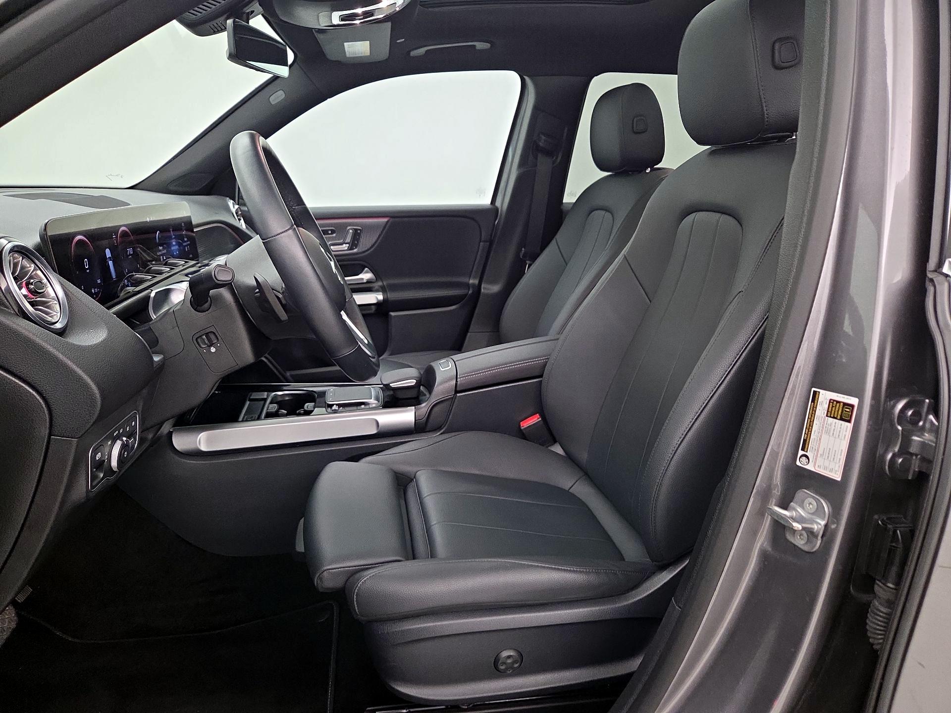 Thumbnail: 2023 Mercedes-Benz GLB - 11