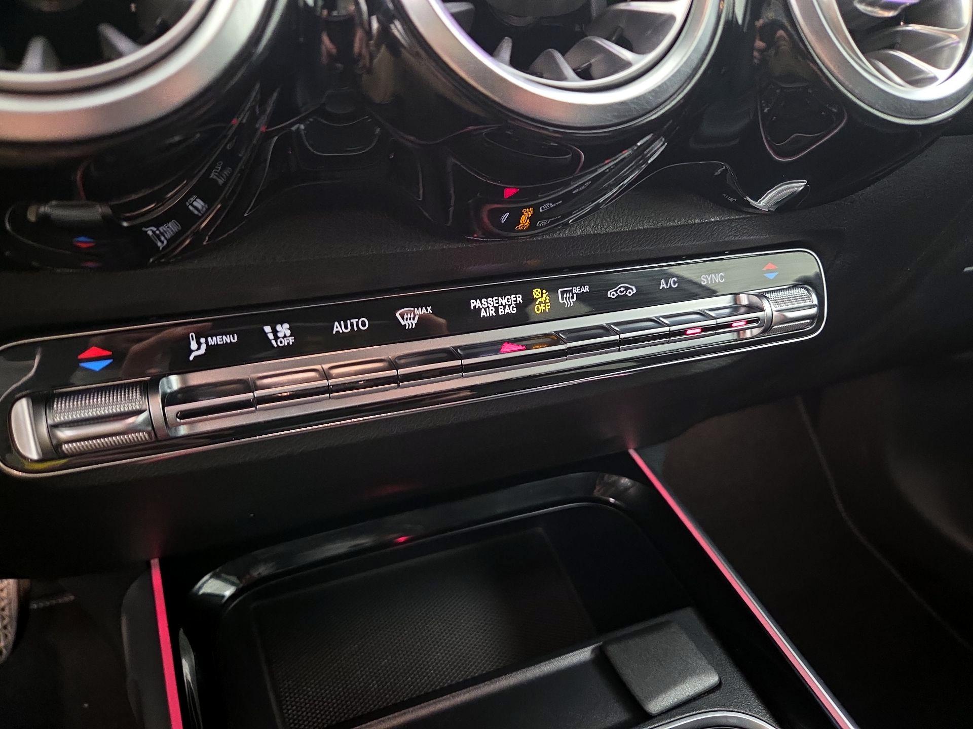 Thumbnail: 2023 Mercedes-Benz GLB - 16