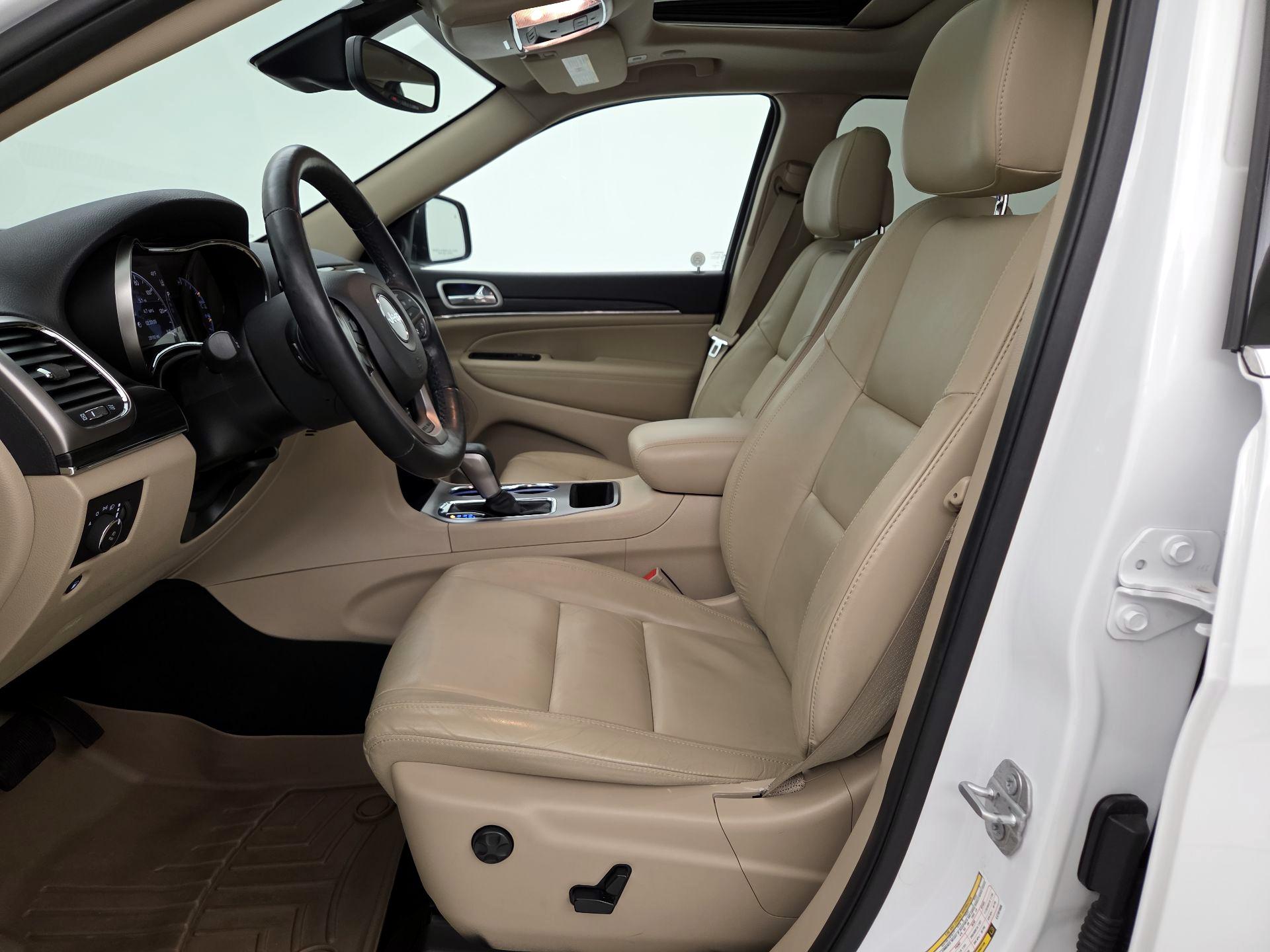 Thumbnail: 2020 Jeep Grand Cherokee - 11