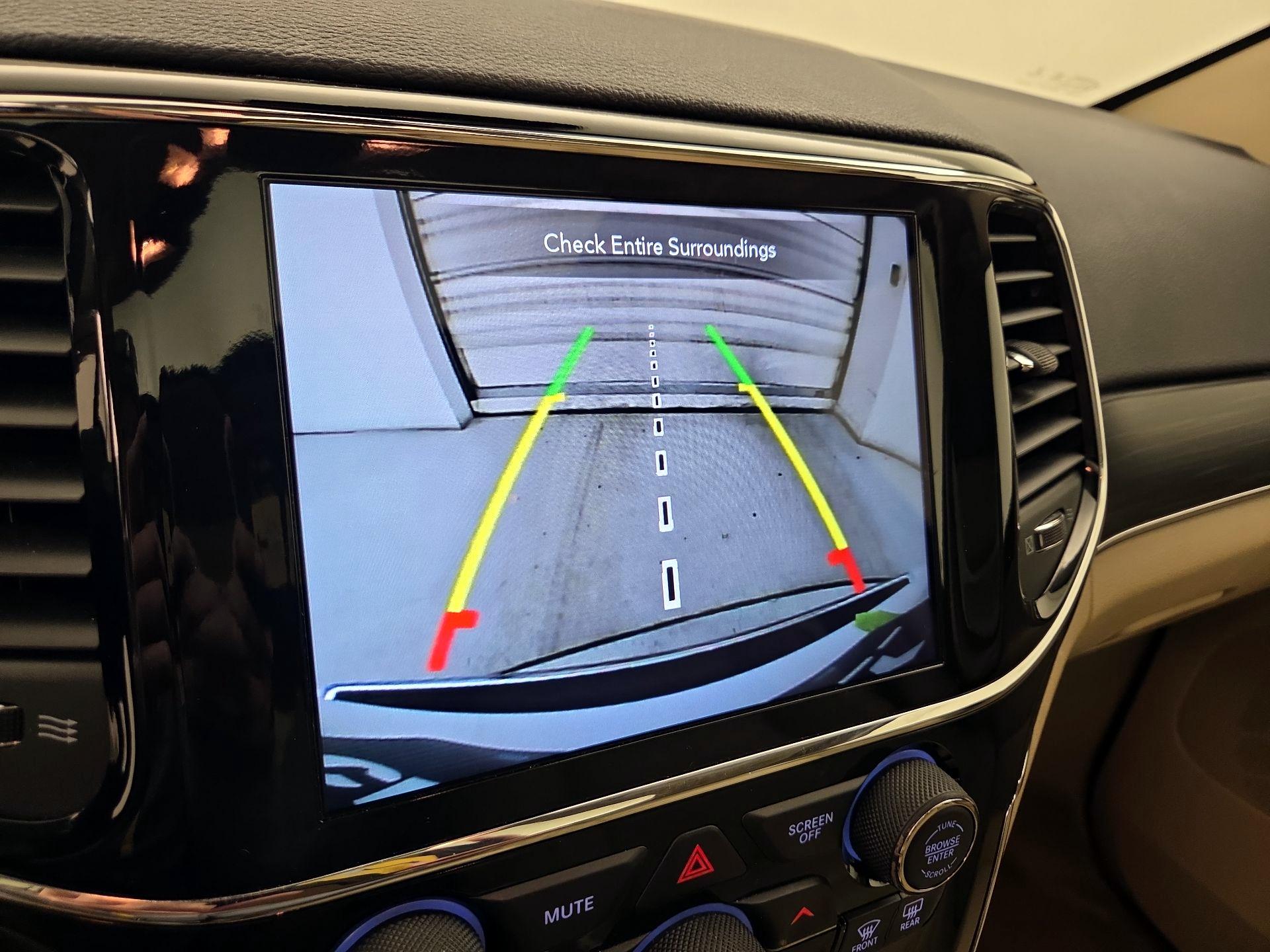 Thumbnail: 2020 Jeep Grand Cherokee - 15