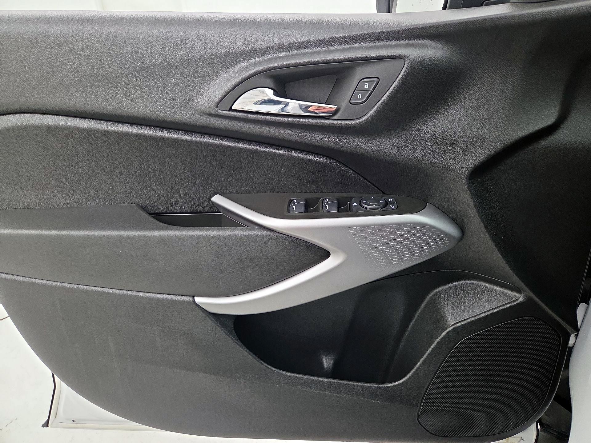 Thumbnail: 2024 Chevrolet Trax - 12