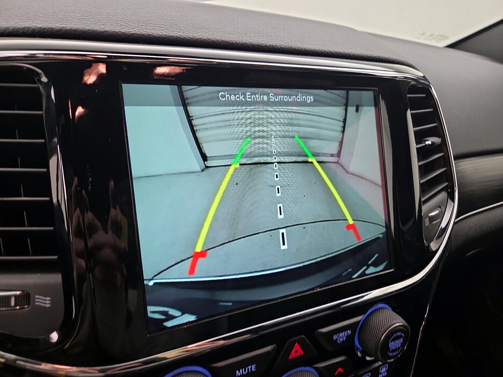 Thumbnail: 2019 Jeep Grand Cherokee - 15