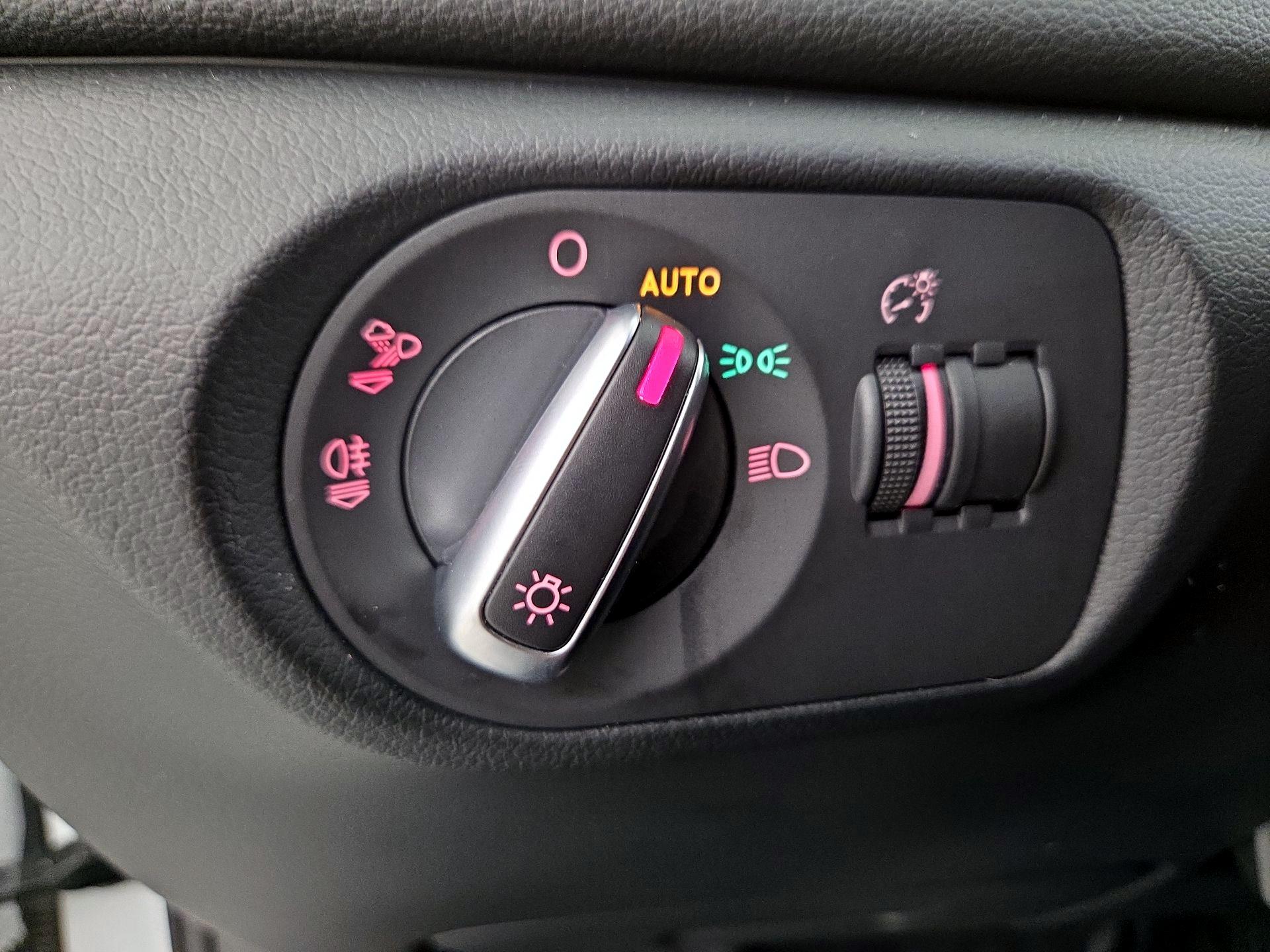 Thumbnail: 2016 Audi Q3 - 13