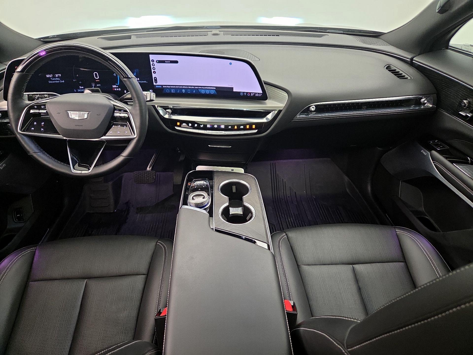 Thumbnail: 2023 Cadillac Lyriq - 9