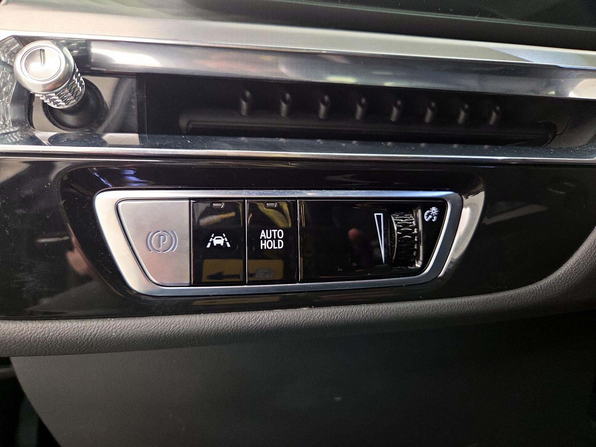 Thumbnail: 2023 Cadillac Lyriq - 13