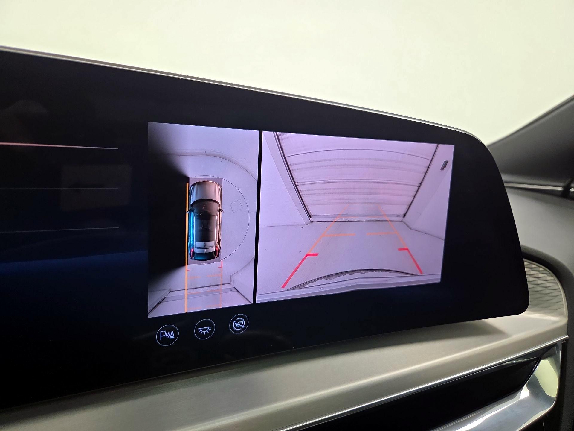 Thumbnail: 2023 Cadillac Lyriq - 14