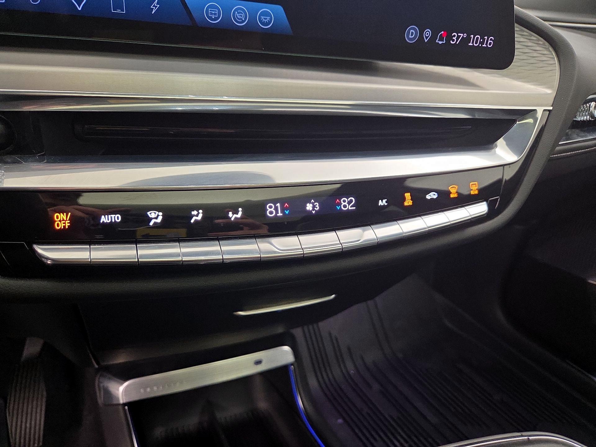 Thumbnail: 2023 Cadillac Lyriq - 16