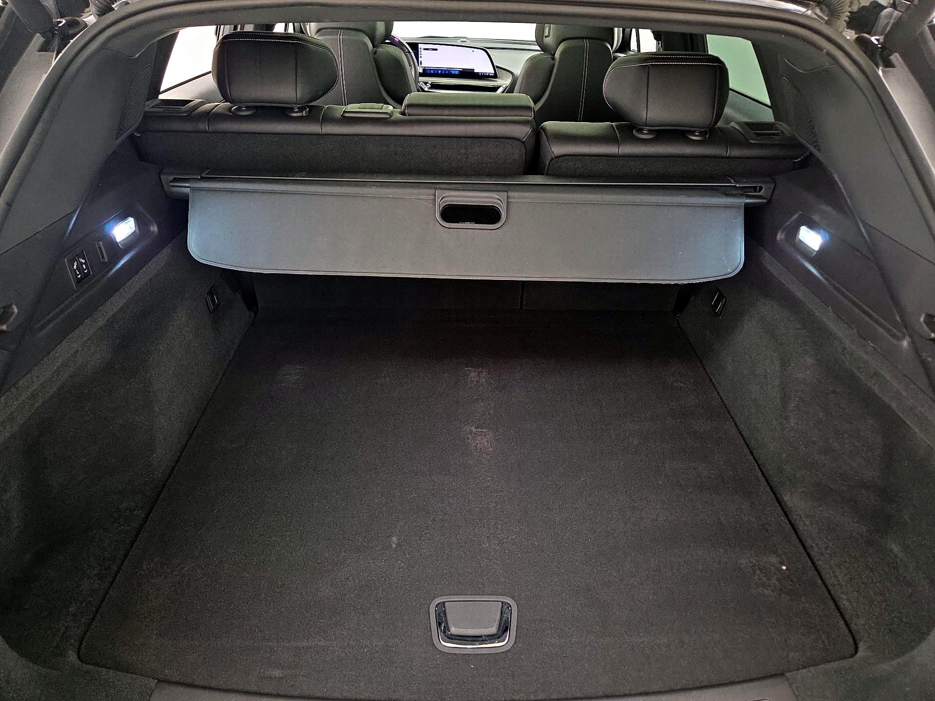 Thumbnail: 2023 Cadillac Lyriq - 20